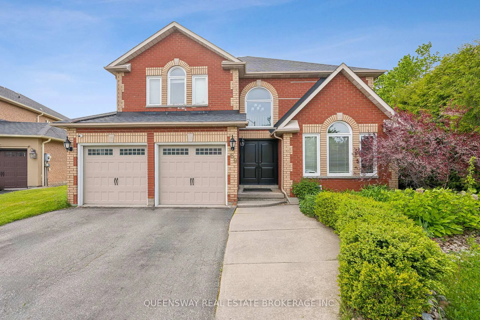 Photo 1 of 69 Cityview Circle, Barrie, Holly — HOMEH