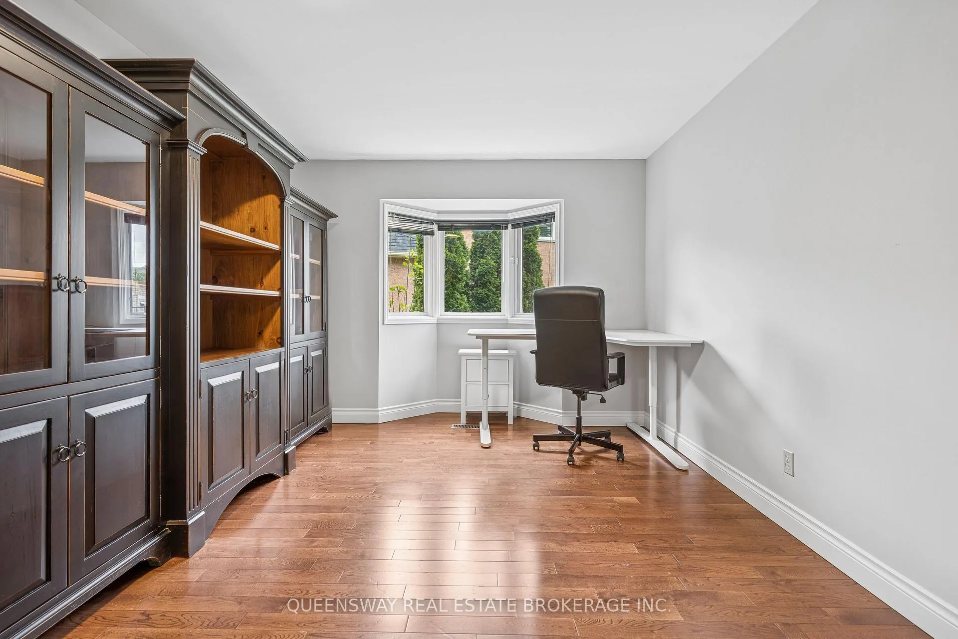 Photo 8 of 69 Cityview Circle, Barrie, Holly — HOMEH
