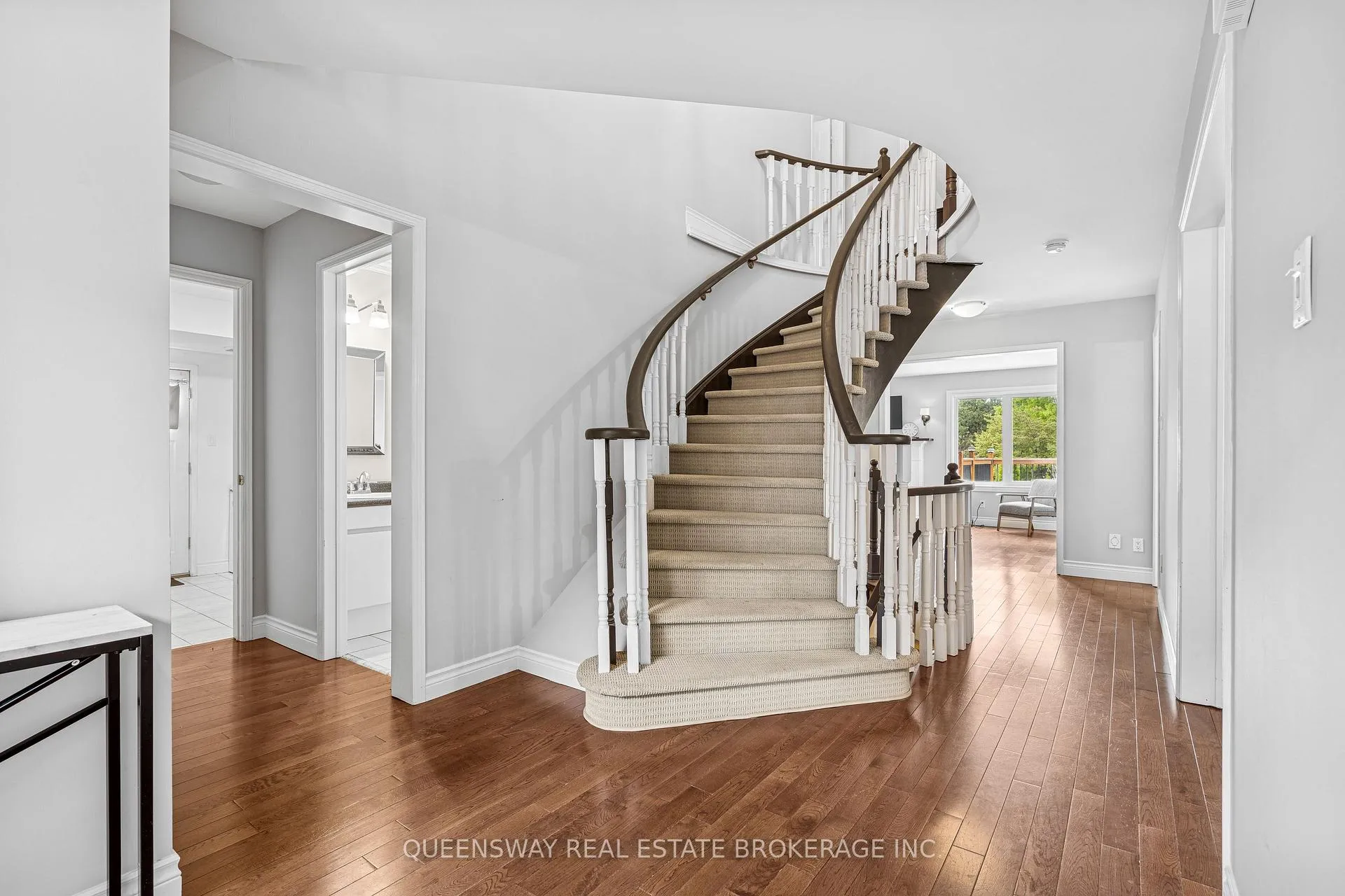 Photo 9 of 69 Cityview Circle, Barrie, Holly — HOMEH