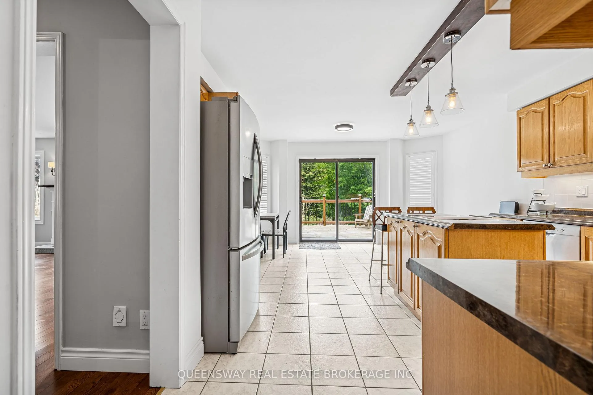 Photo 10 of 69 Cityview Circle, Barrie, Holly — HOMEH