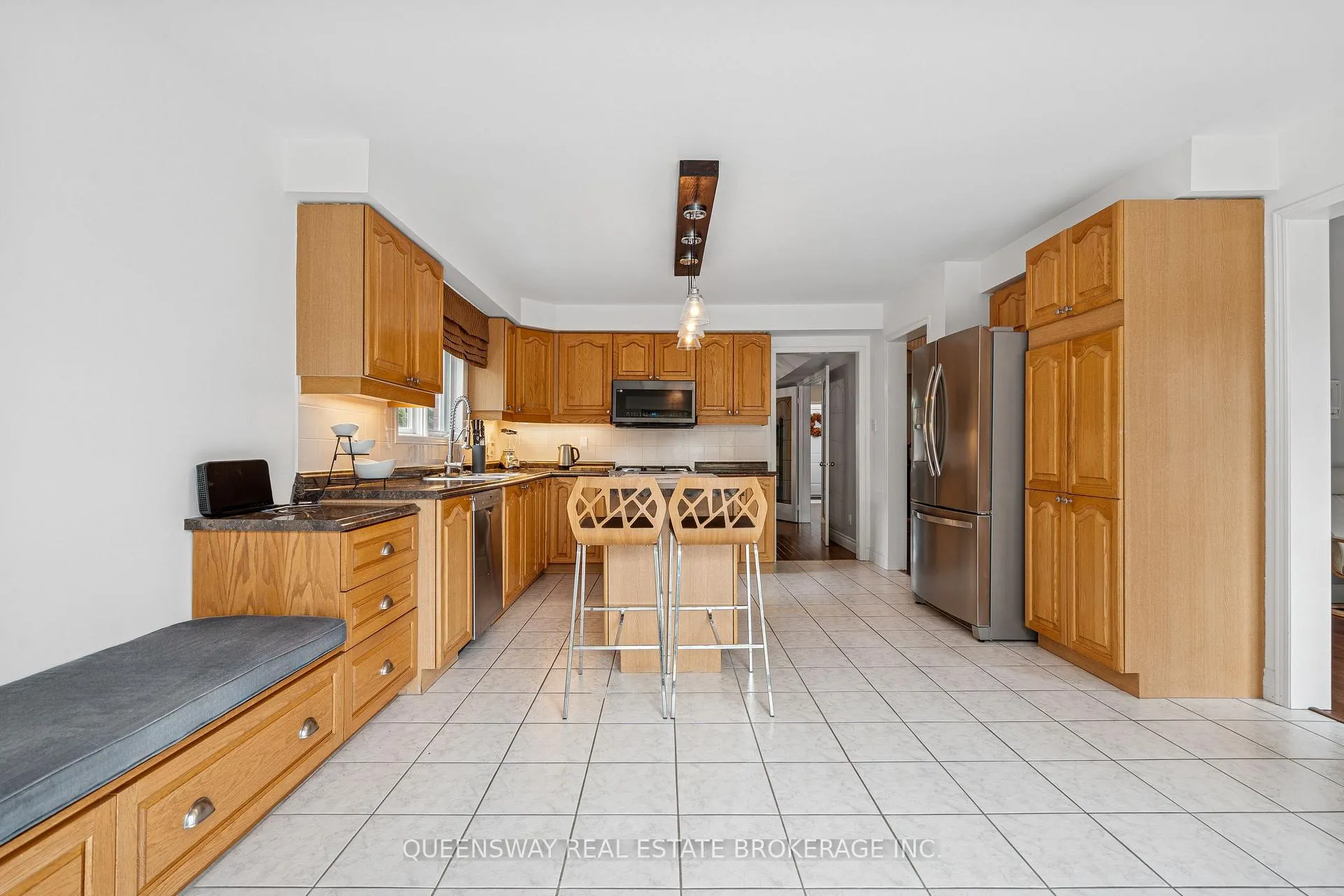 Photo 11 of 69 Cityview Circle, Barrie, Holly — HOMEH