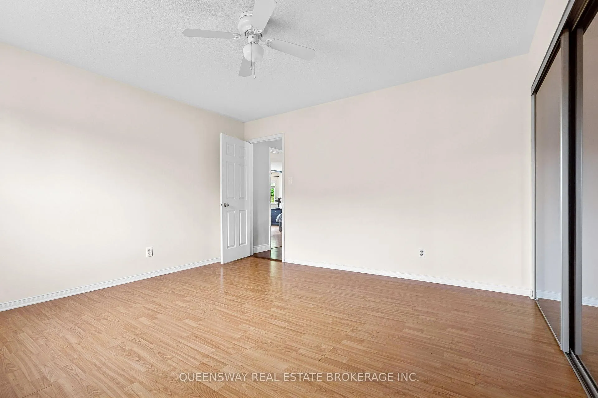 Photo 21 of 69 Cityview Circle, Barrie, Holly — HOMEH