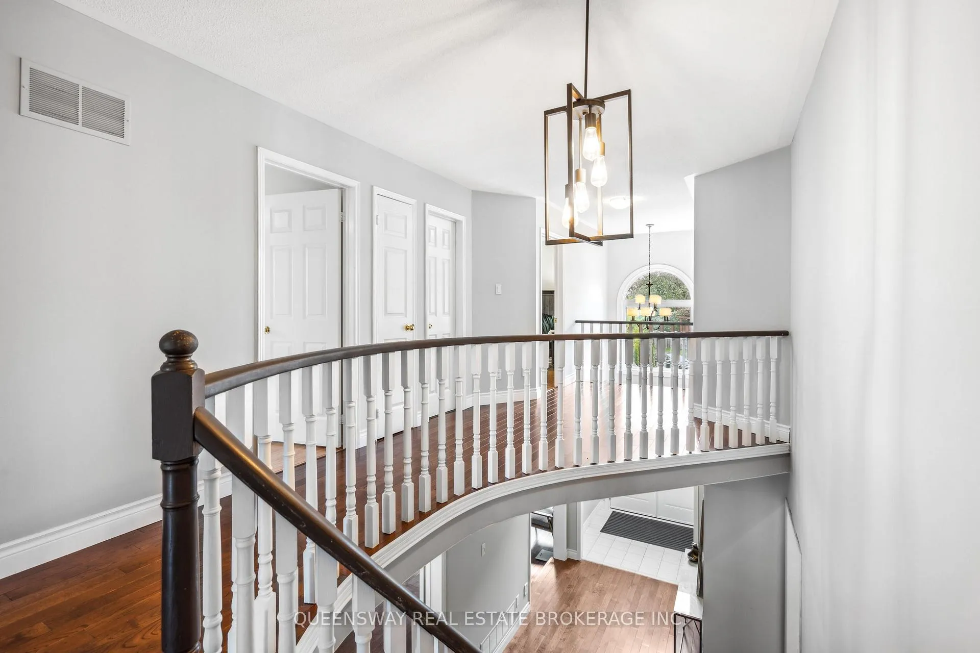 Photo 22 of 69 Cityview Circle, Barrie, Holly — HOMEH