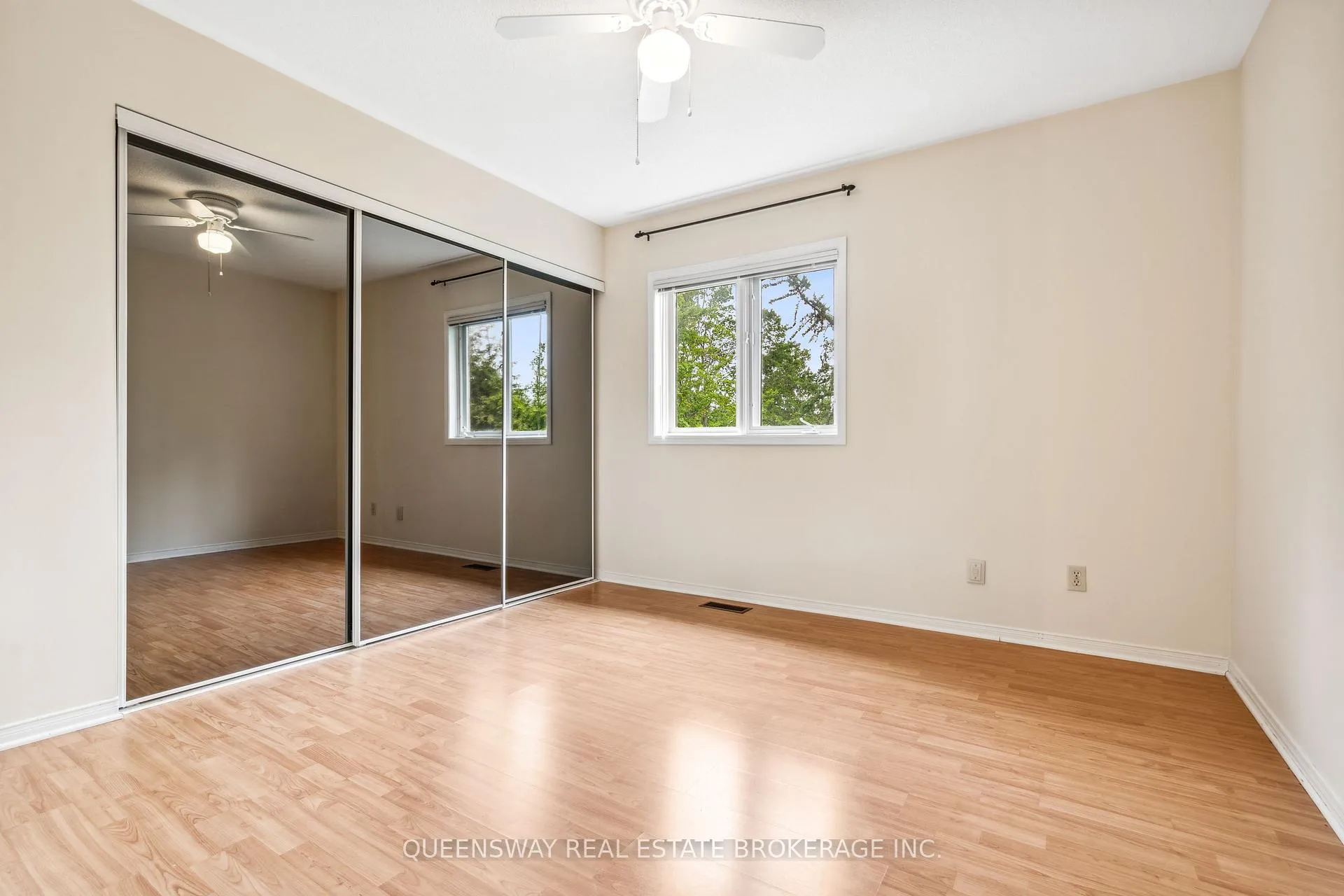 Photo 23 of 69 Cityview Circle, Barrie, Holly — HOMEH