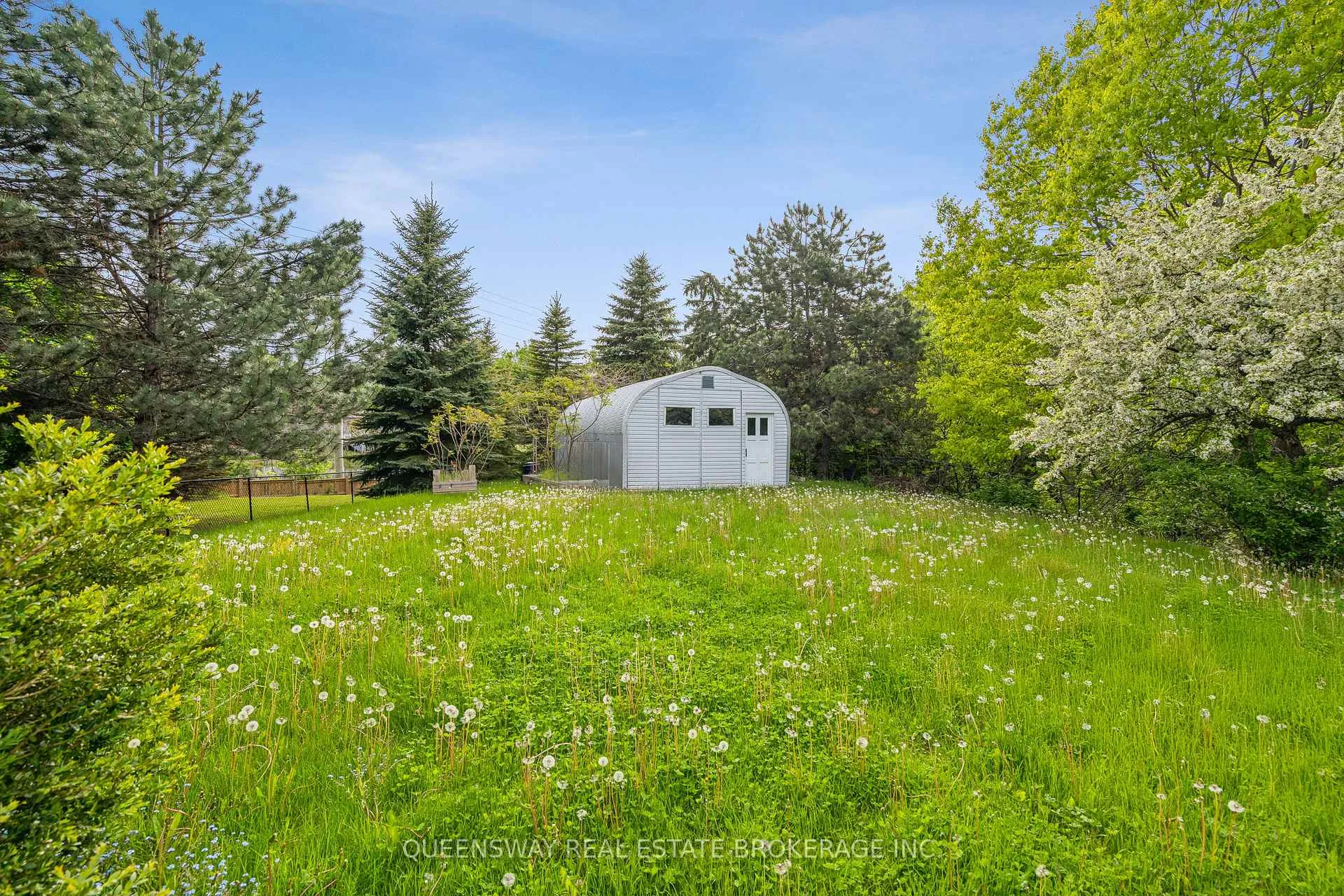 Photo 35 of 69 Cityview Circle, Barrie, Holly — HOMEH