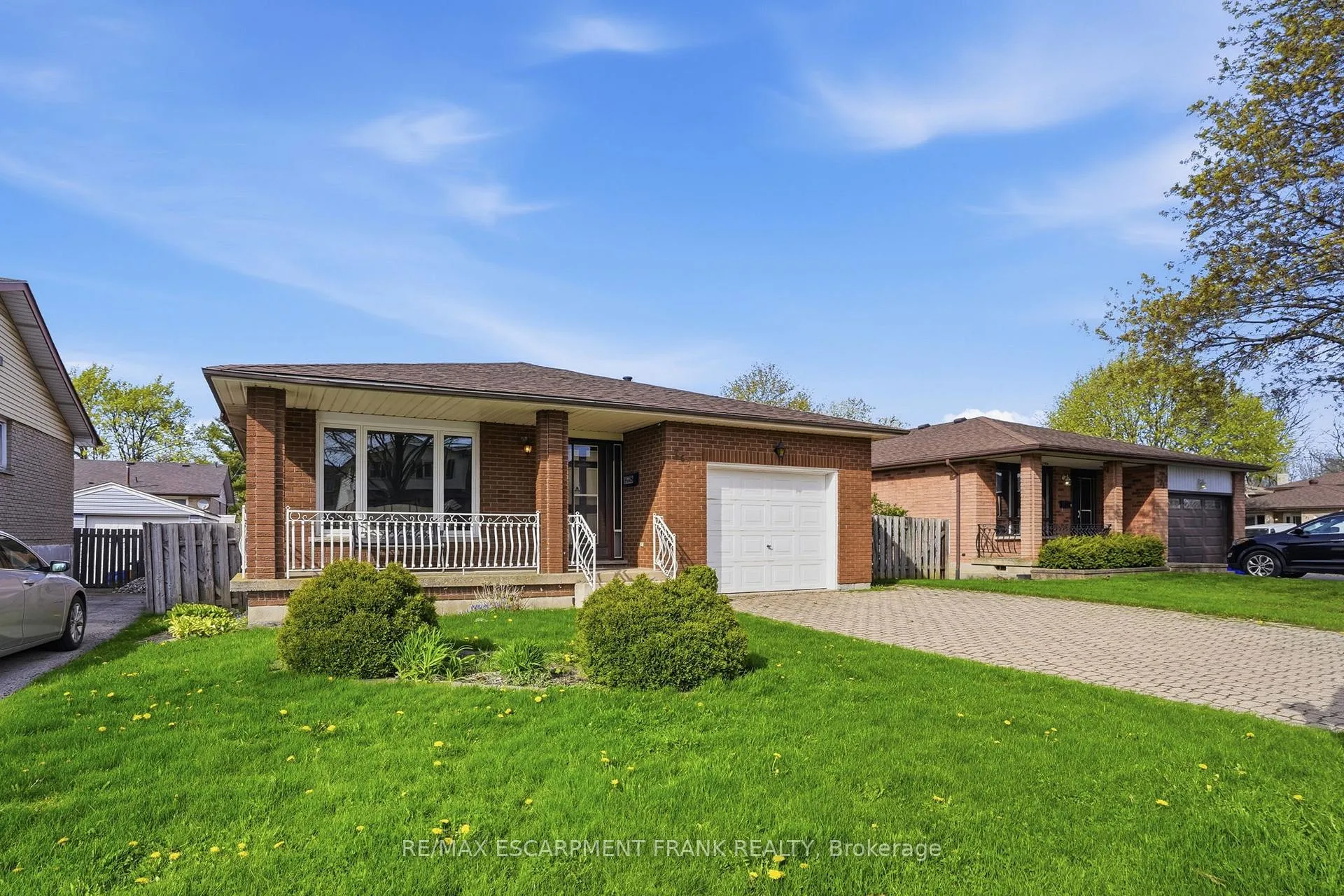 Photo 3 of 267 Greencedar Drive, Hamilton, Gurnett — HOMEH