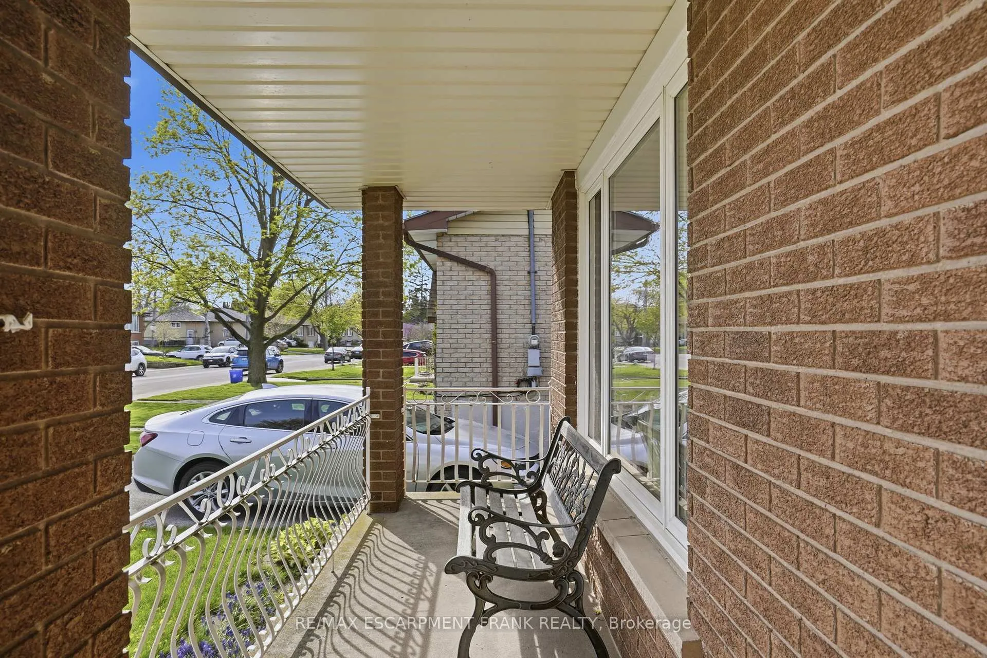 Photo 5 of 267 Greencedar Drive, Hamilton, Gurnett — HOMEH