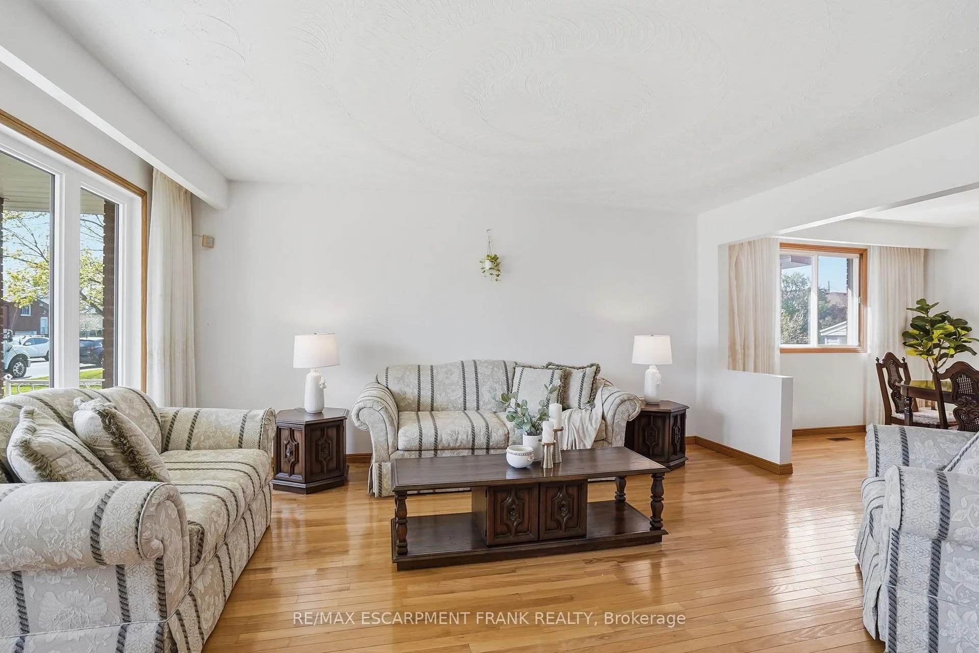 Photo 9 of 267 Greencedar Drive, Hamilton, Gurnett — HOMEH