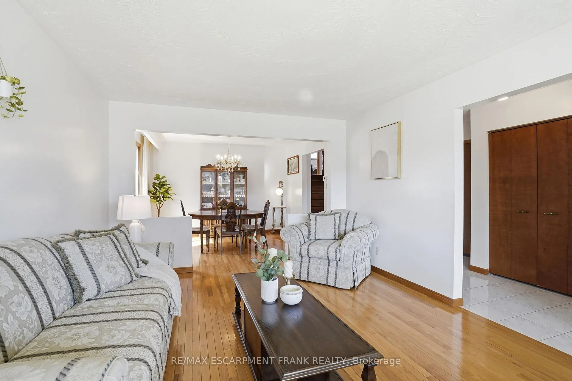 Photo 13 of 267 Greencedar Drive, Hamilton, Gurnett — HOMEH