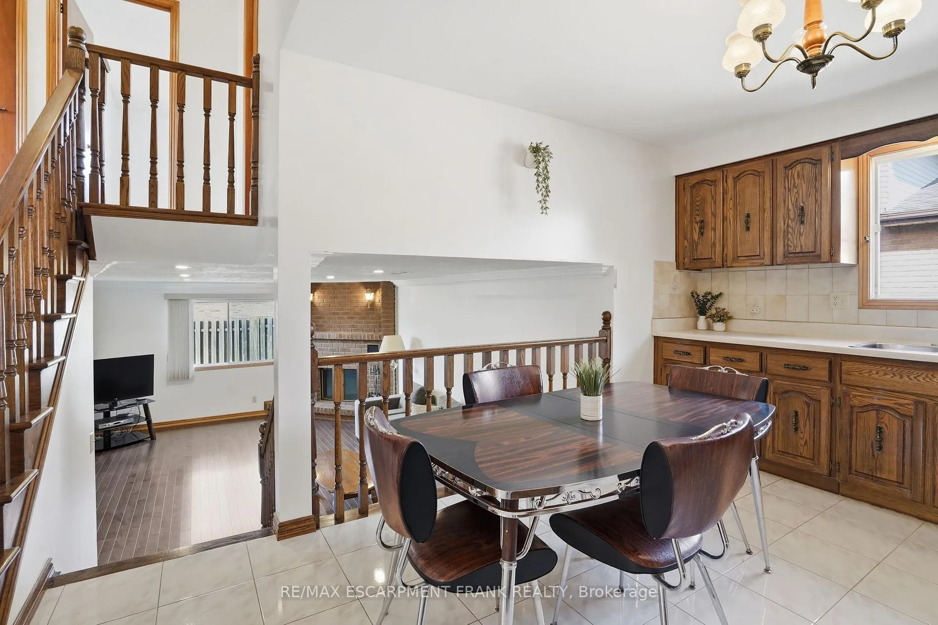 Photo 19 of 267 Greencedar Drive, Hamilton, Gurnett — HOMEH