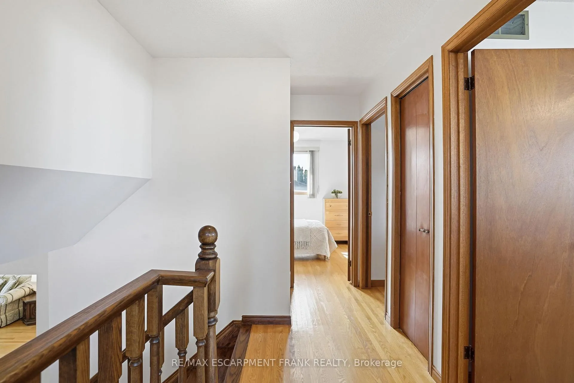 Photo 21 of 267 Greencedar Drive, Hamilton, Gurnett — HOMEH