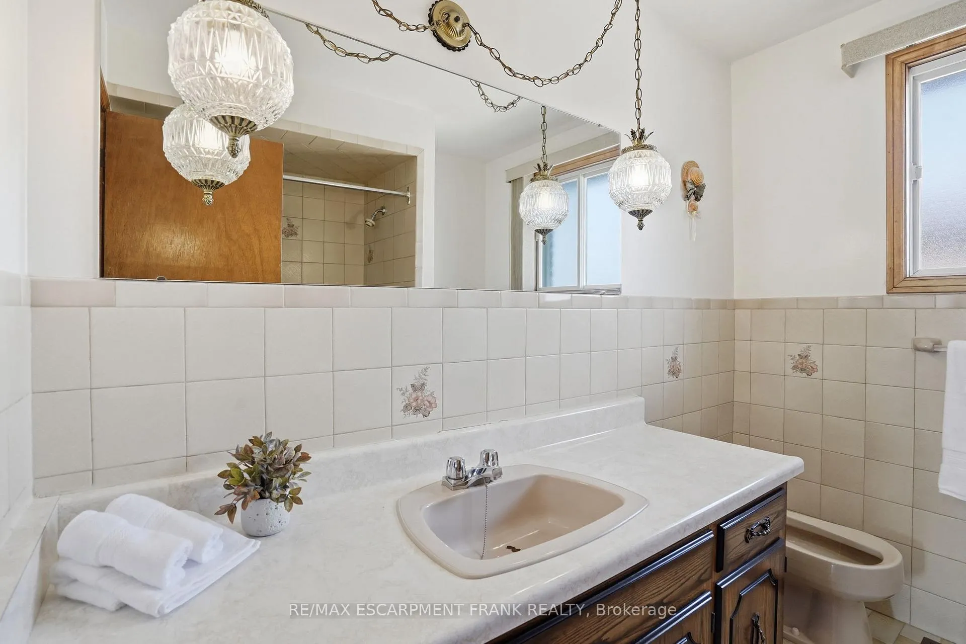 Photo 23 of 267 Greencedar Drive, Hamilton, Gurnett — HOMEH