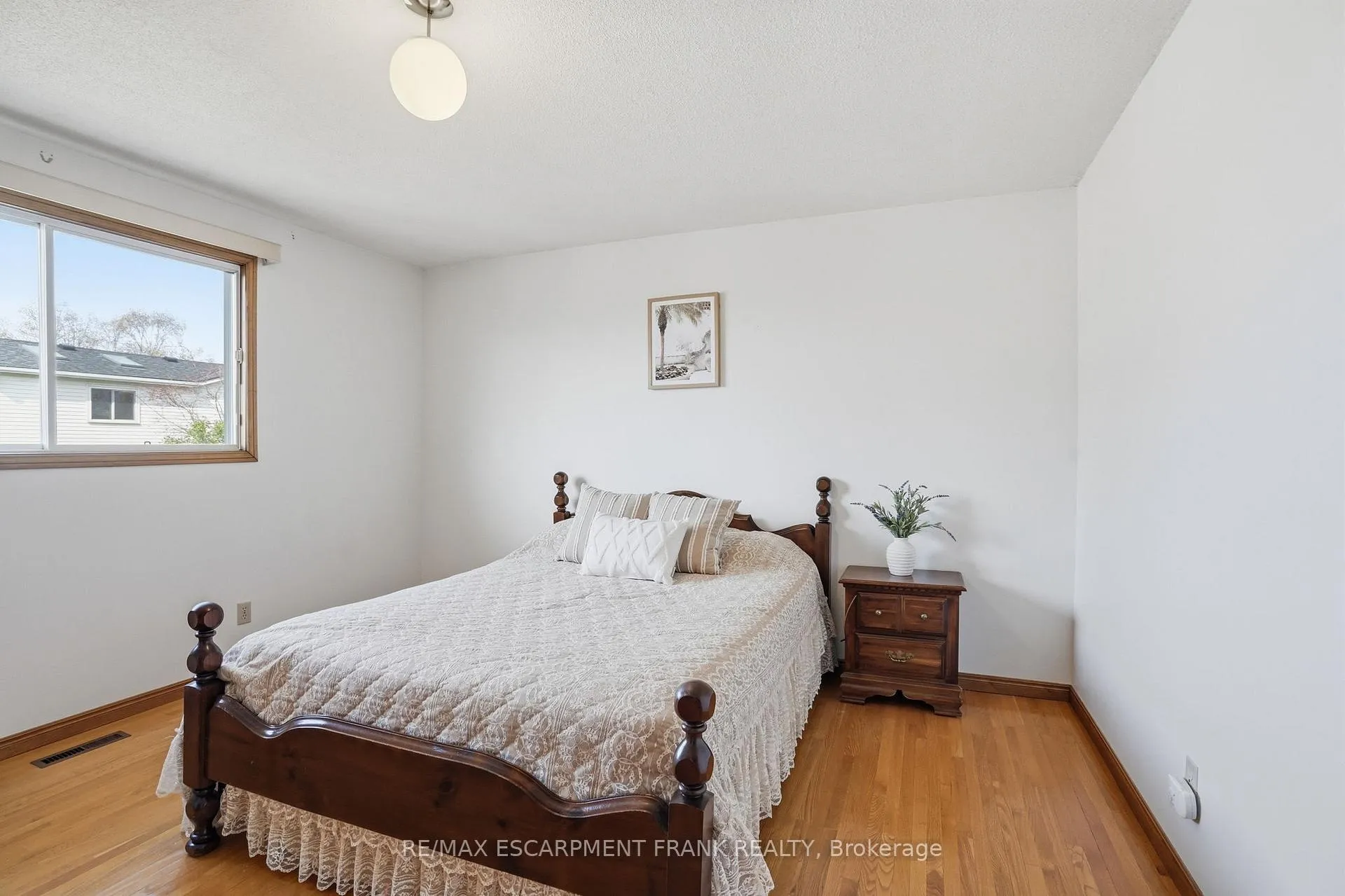 Photo 25 of 267 Greencedar Drive, Hamilton, Gurnett — HOMEH
