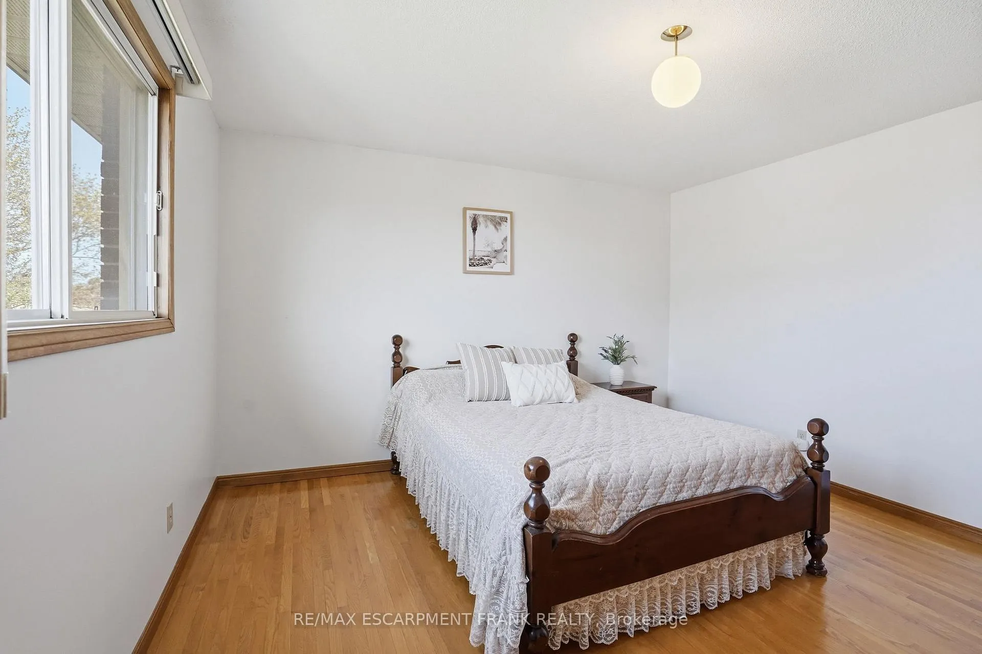 Photo 26 of 267 Greencedar Drive, Hamilton, Gurnett — HOMEH