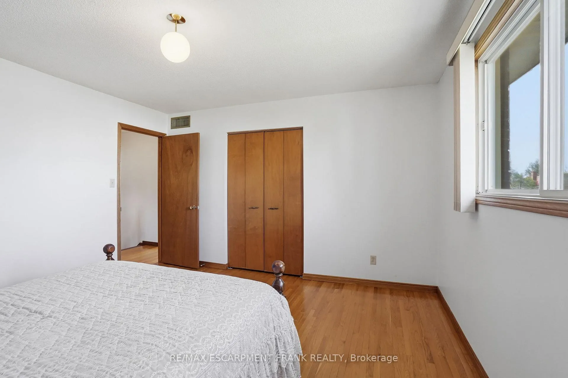 Photo 27 of 267 Greencedar Drive, Hamilton, Gurnett — HOMEH