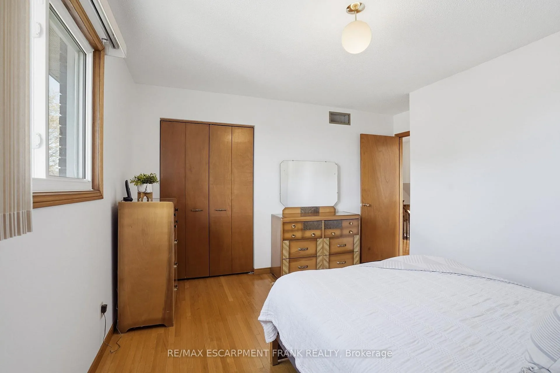 Photo 29 of 267 Greencedar Drive, Hamilton, Gurnett — HOMEH