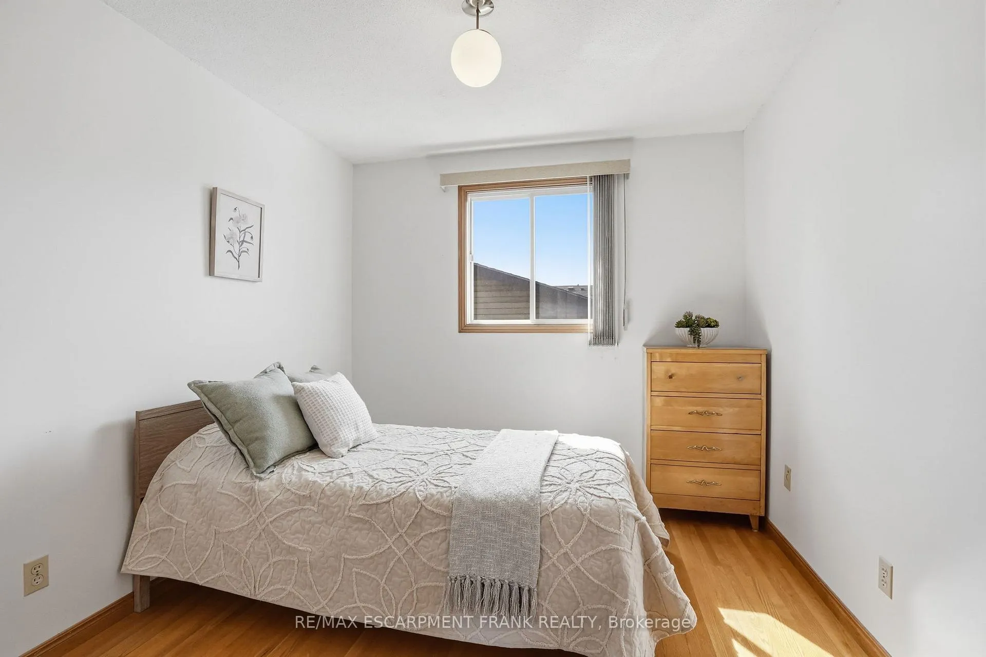 Photo 30 of 267 Greencedar Drive, Hamilton, Gurnett — HOMEH