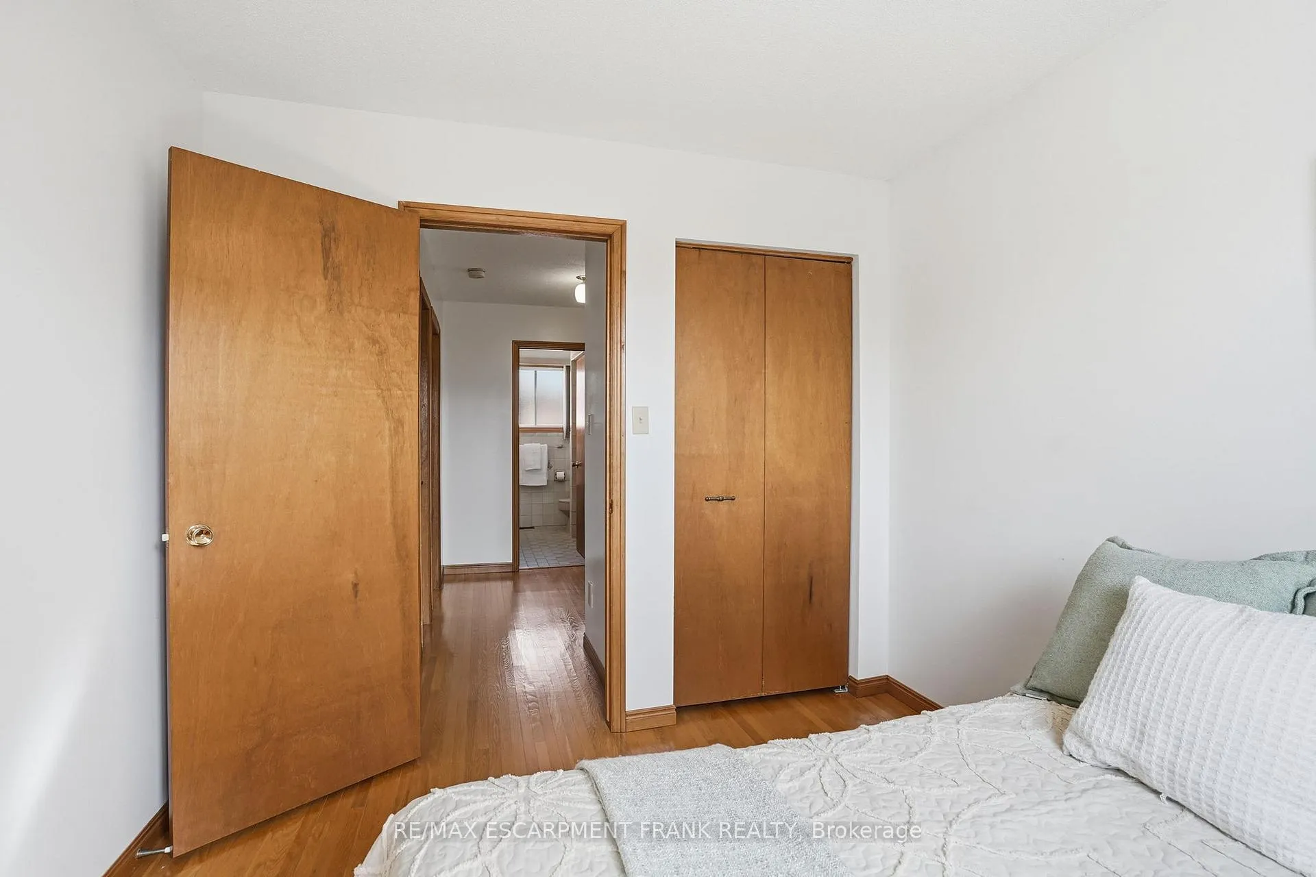 Photo 31 of 267 Greencedar Drive, Hamilton, Gurnett — HOMEH