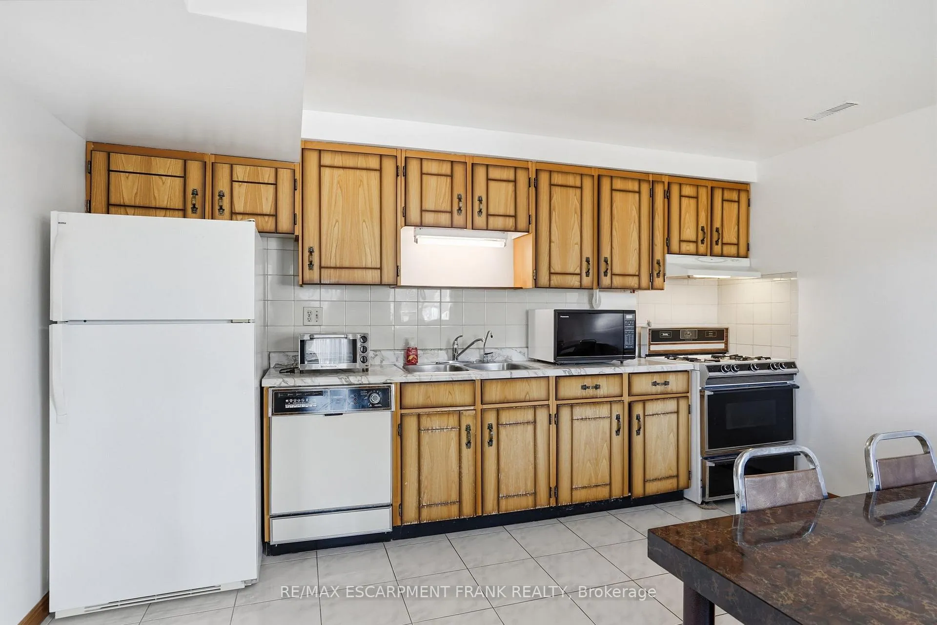 Photo 38 of 267 Greencedar Drive, Hamilton, Gurnett — HOMEH