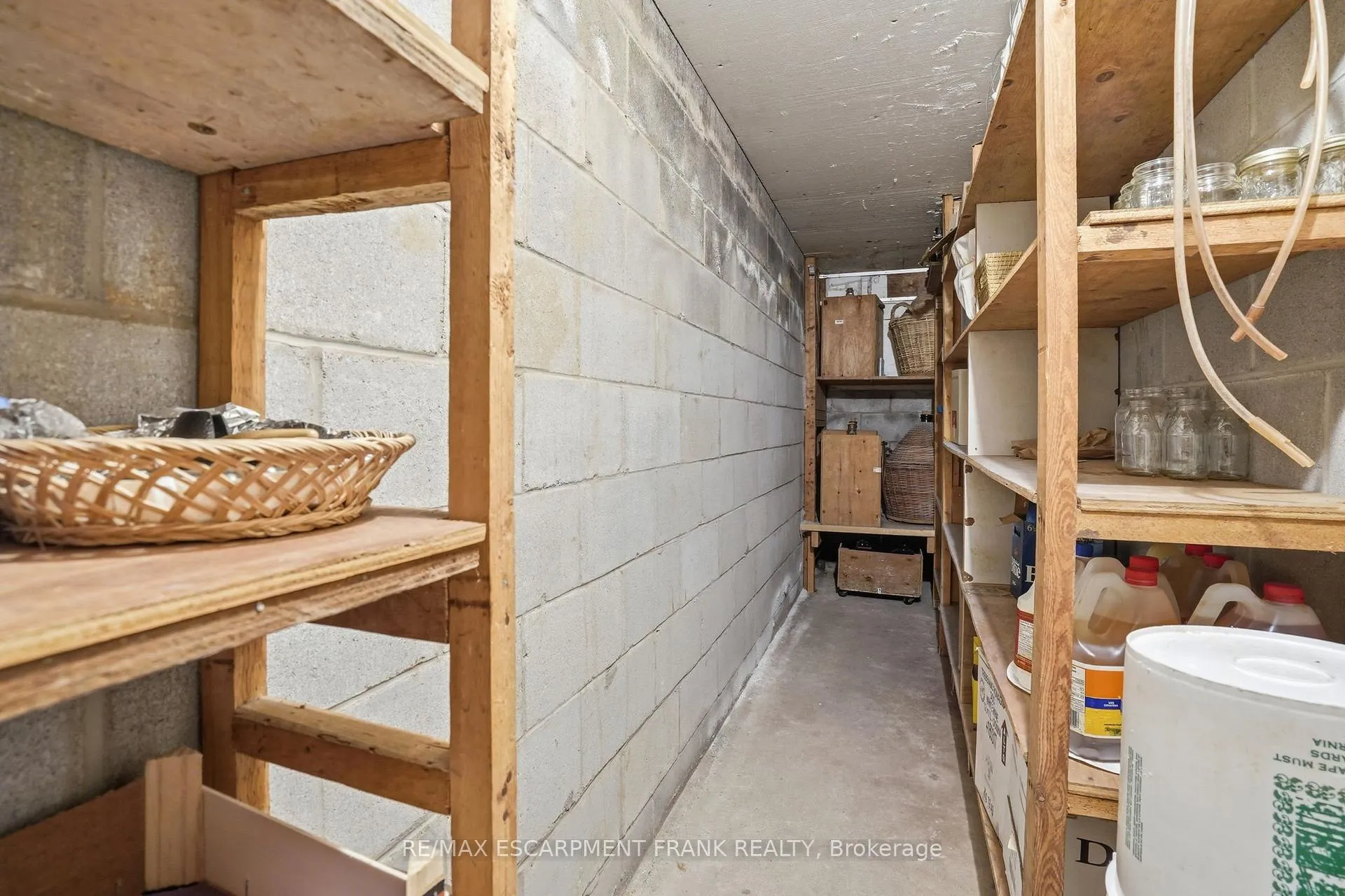 Photo 45 of 267 Greencedar Drive, Hamilton, Gurnett — HOMEH
