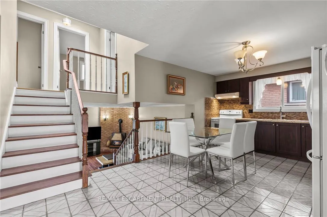 Photo 16 of 14 Indian Crescent, Hamilton, Burkholme — HOMEH