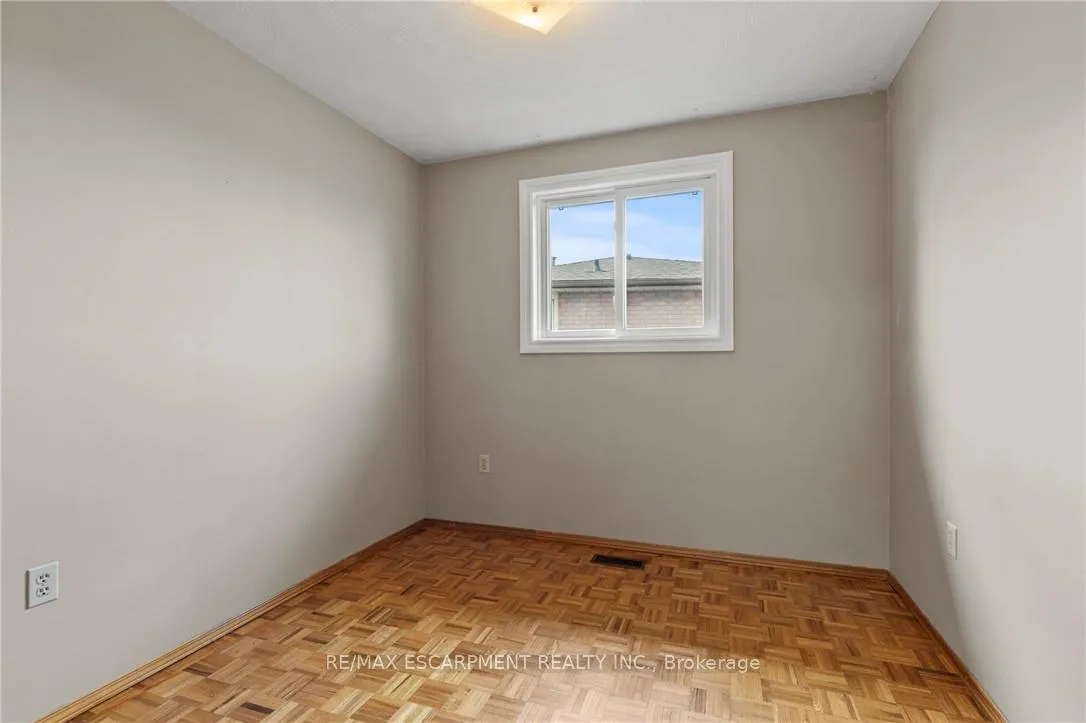 Photo 23 of 14 Indian Crescent, Hamilton, Burkholme — HOMEH