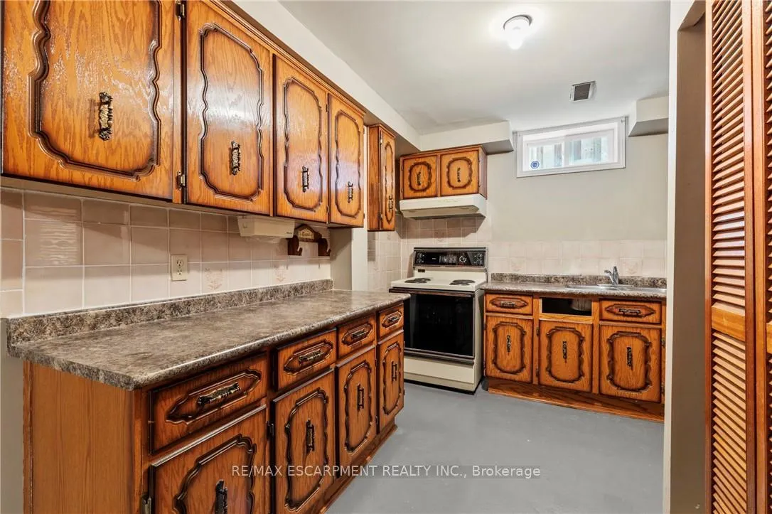Photo 37 of 14 Indian Crescent, Hamilton, Burkholme — HOMEH