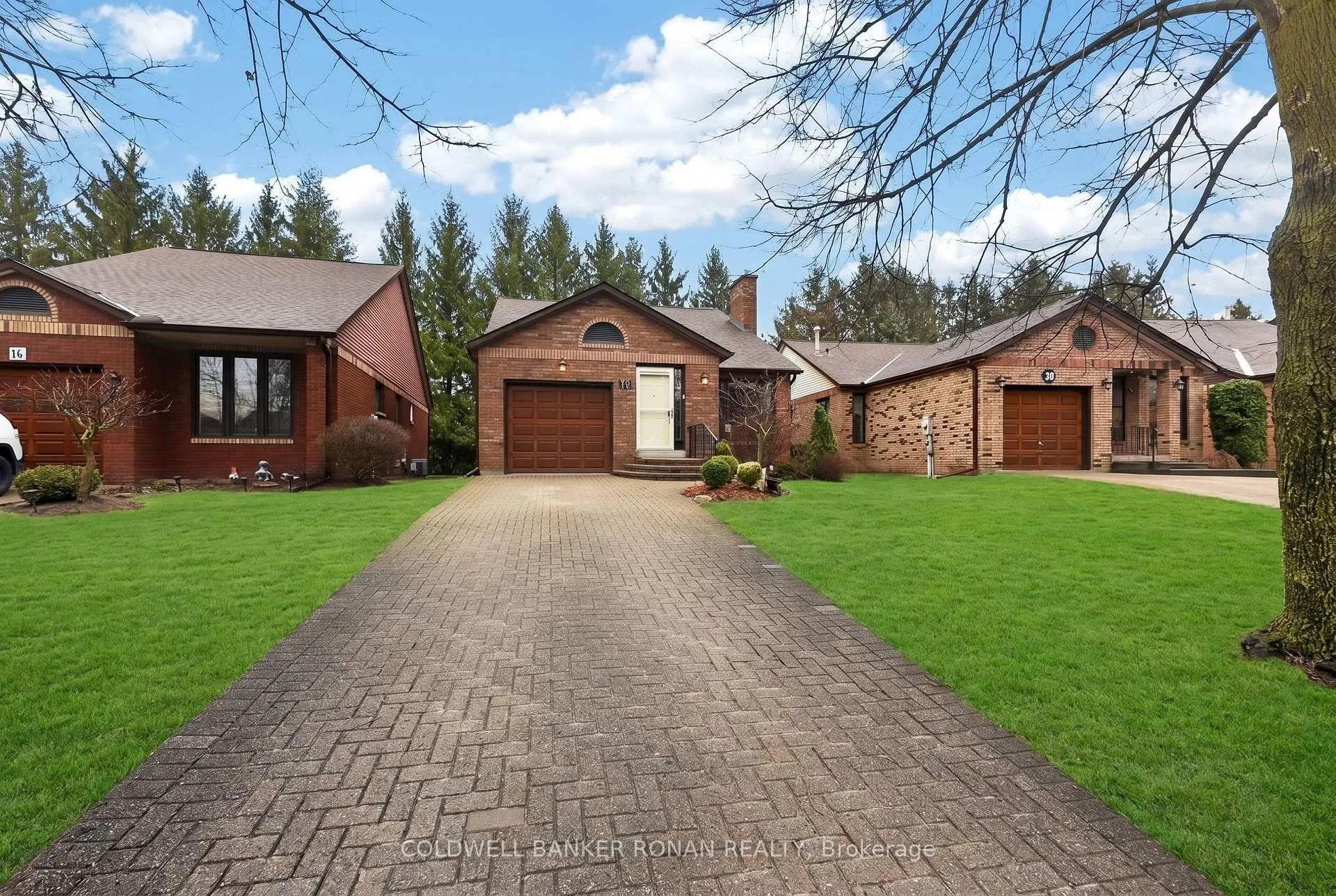 Photo 1 of 16 Green Briar Road, New Tecumseth, Alliston — HOMEH