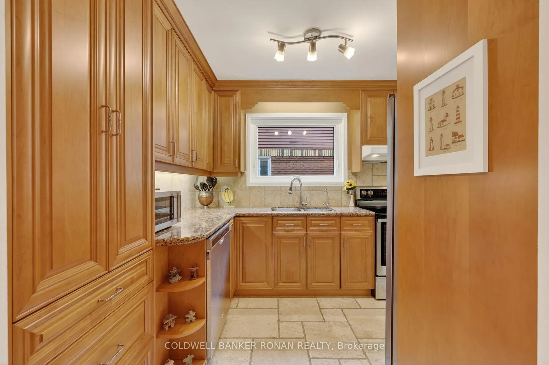 Photo 12 of 16 Green Briar Road, New Tecumseth, Alliston — HOMEH