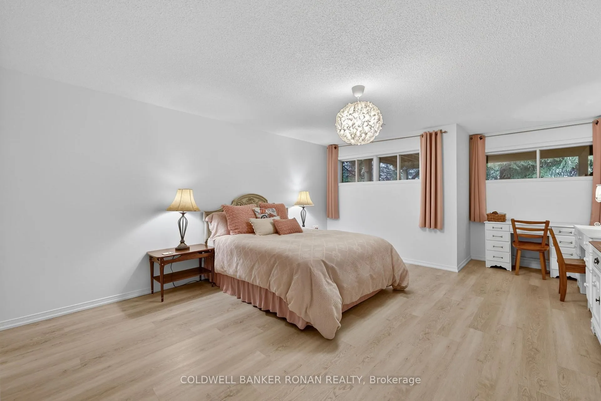 Photo 35 of 16 Green Briar Road, New Tecumseth, Alliston — HOMEH