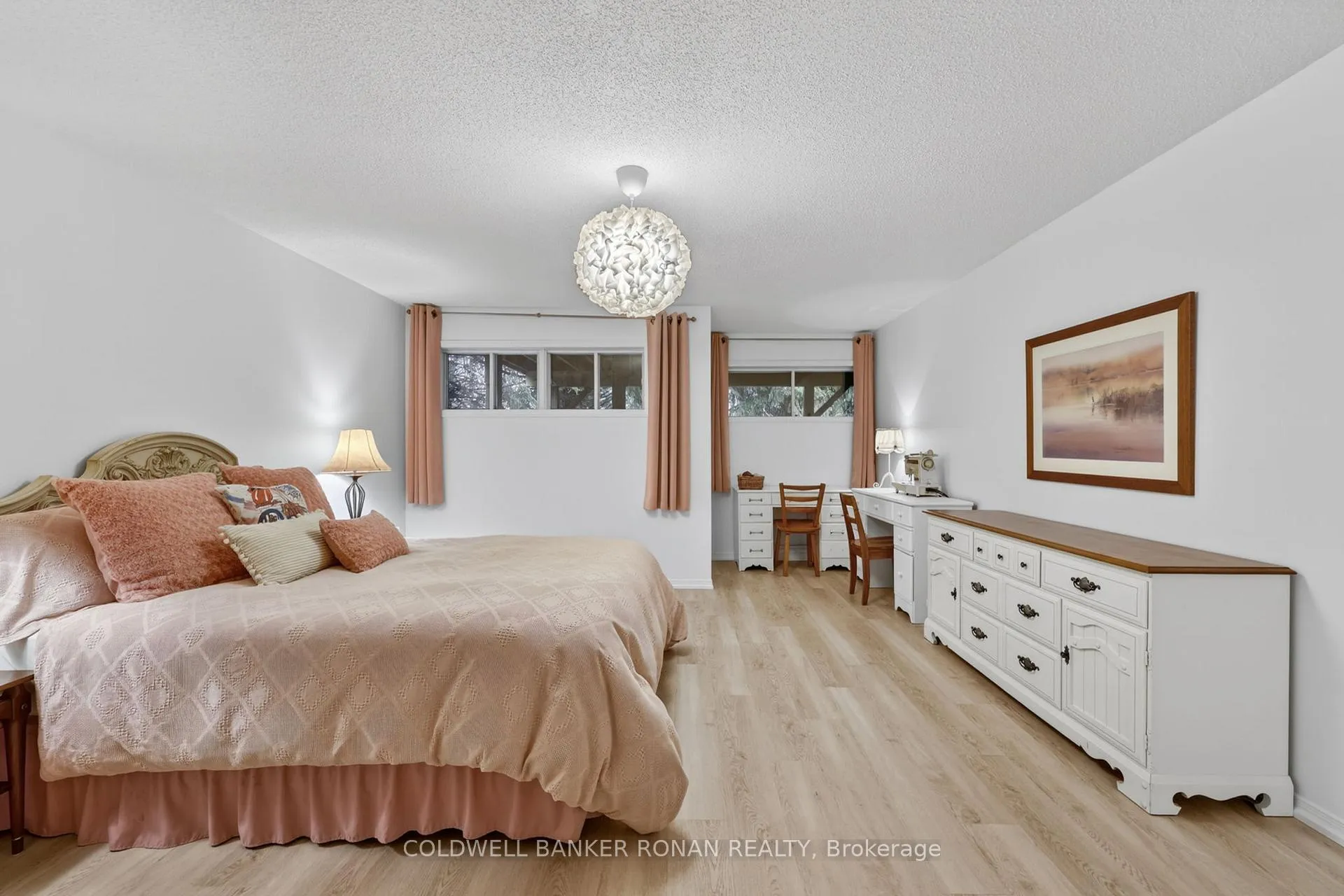 Photo 36 of 16 Green Briar Road, New Tecumseth, Alliston — HOMEH