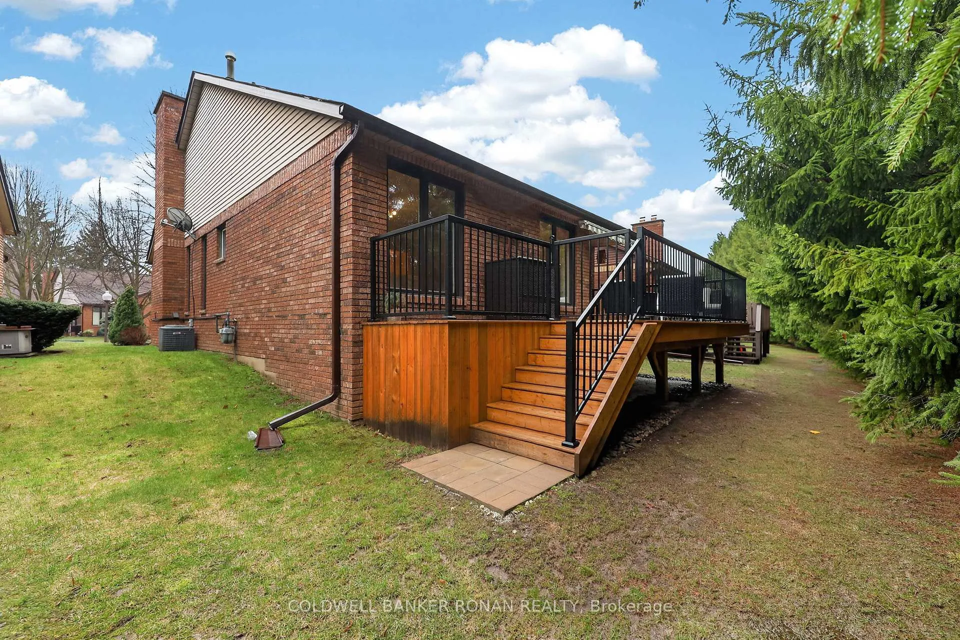 Photo 46 of 16 Green Briar Road, New Tecumseth, Alliston — HOMEH
