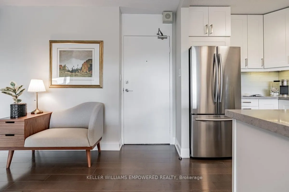 Photo 5 of Unit 403, 240 Scarlett Road, Toronto, Rockcliffe-Smythe — HOMEH