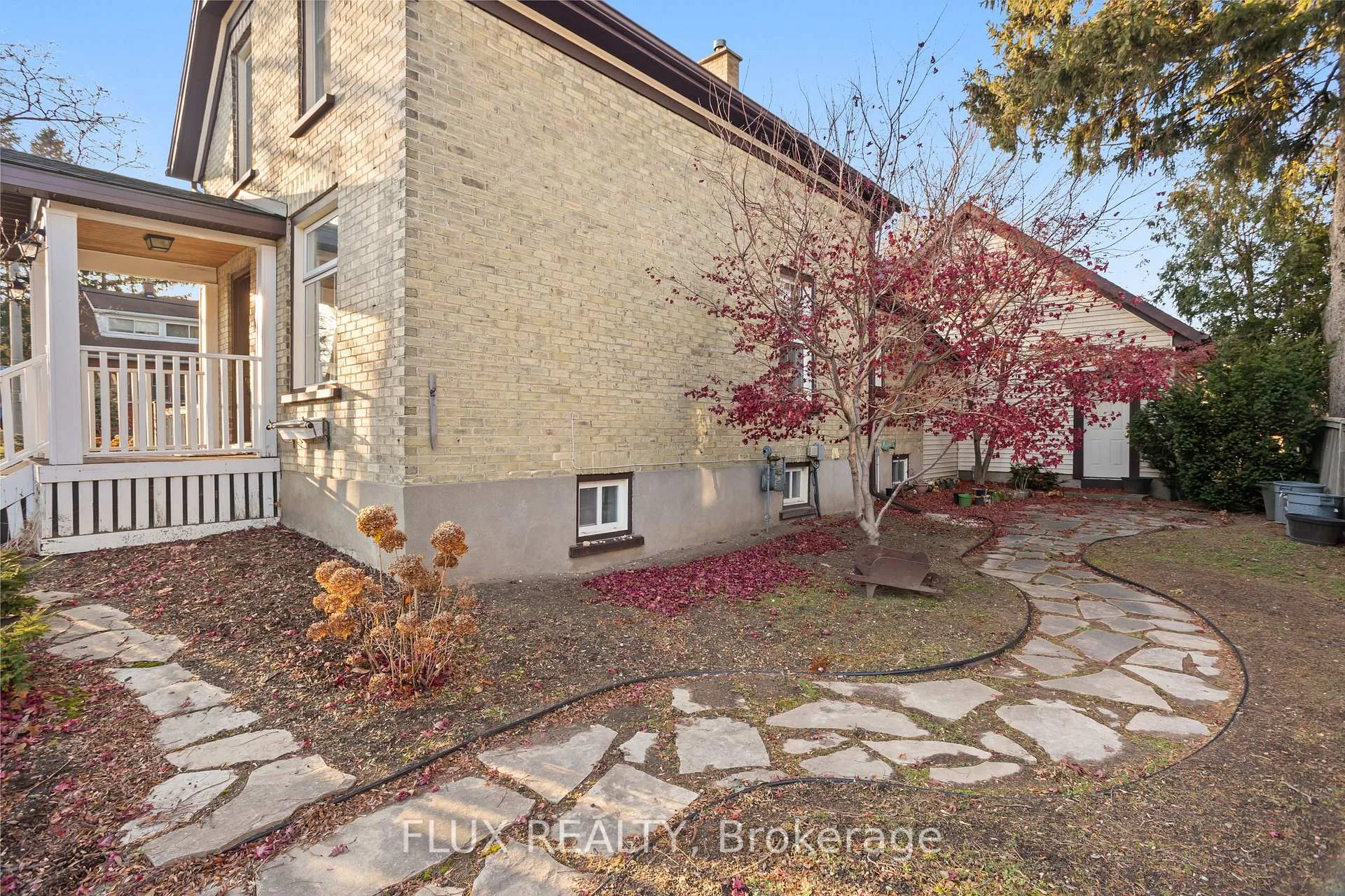 Photo 3 of 118 Krug Street, Kitchener — HOMEH