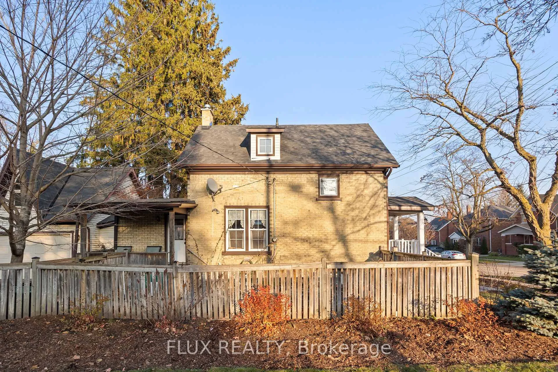 Photo 5 of 118 Krug Street, Kitchener — HOMEH