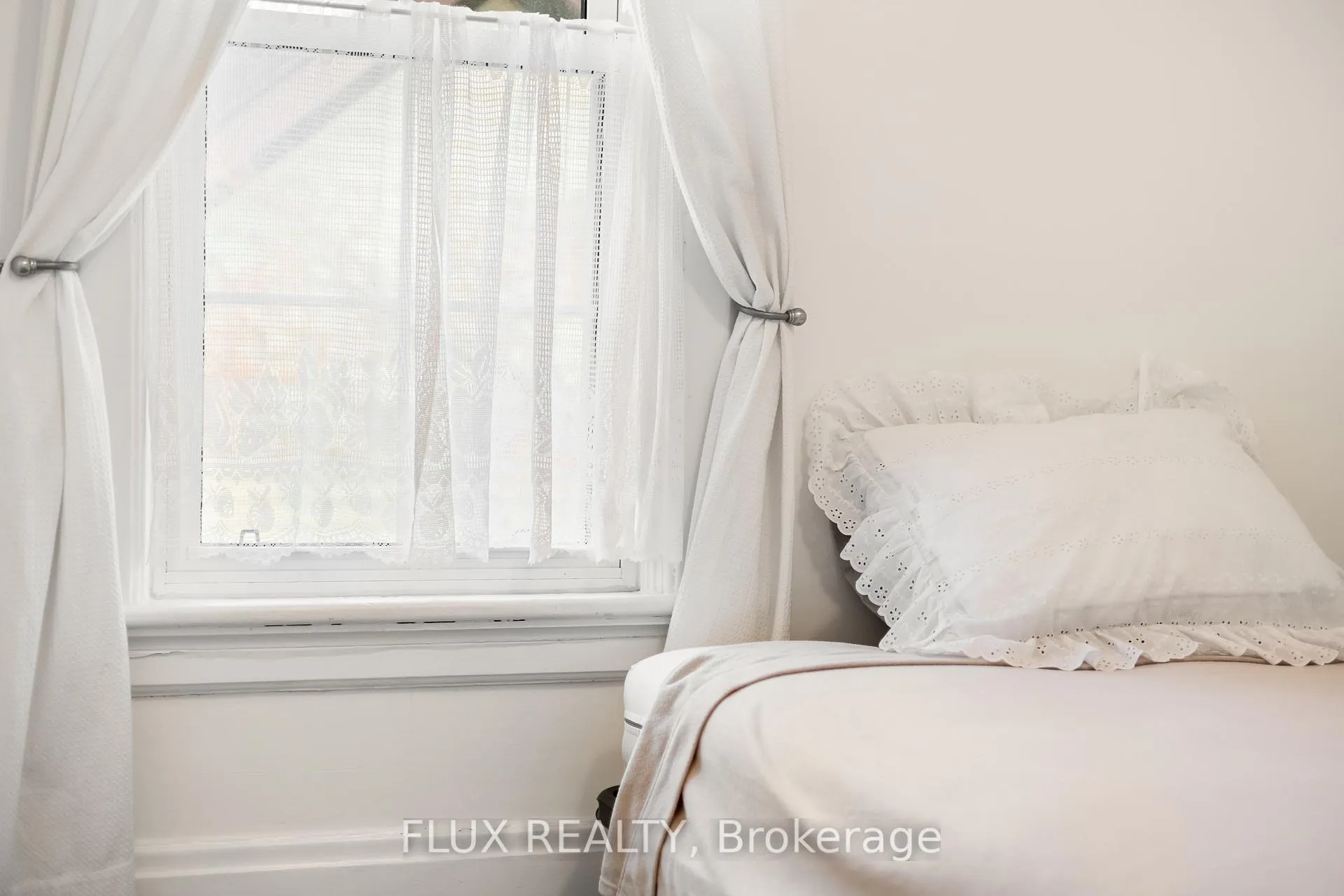 Photo 32 of 118 Krug Street, Kitchener — HOMEH