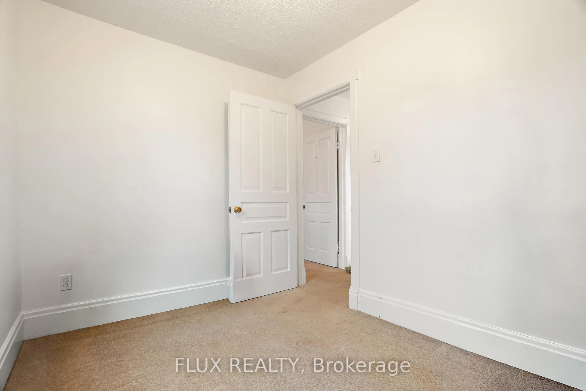 Photo 34 of 118 Krug Street, Kitchener — HOMEH