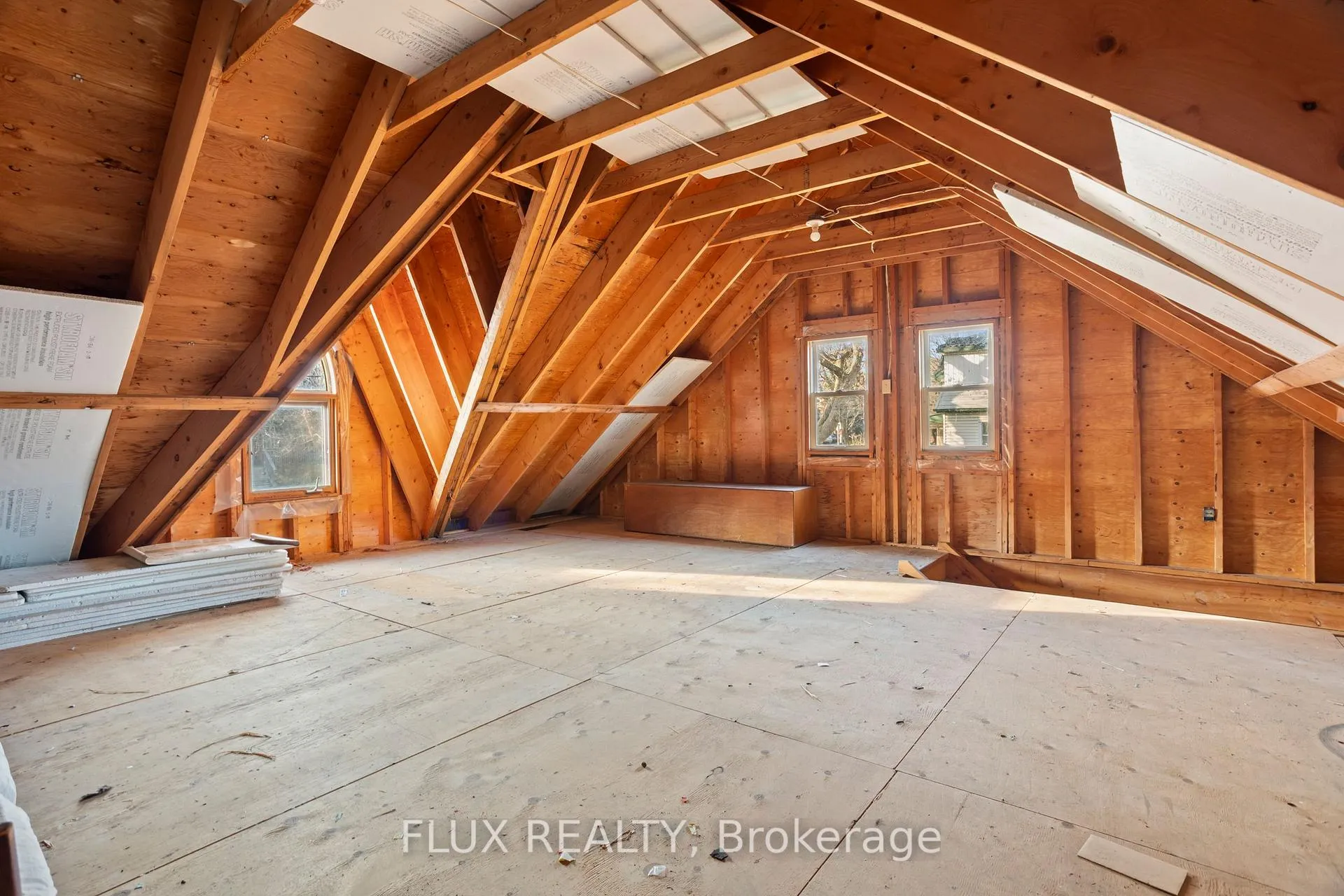 Photo 38 of 118 Krug Street, Kitchener — HOMEH