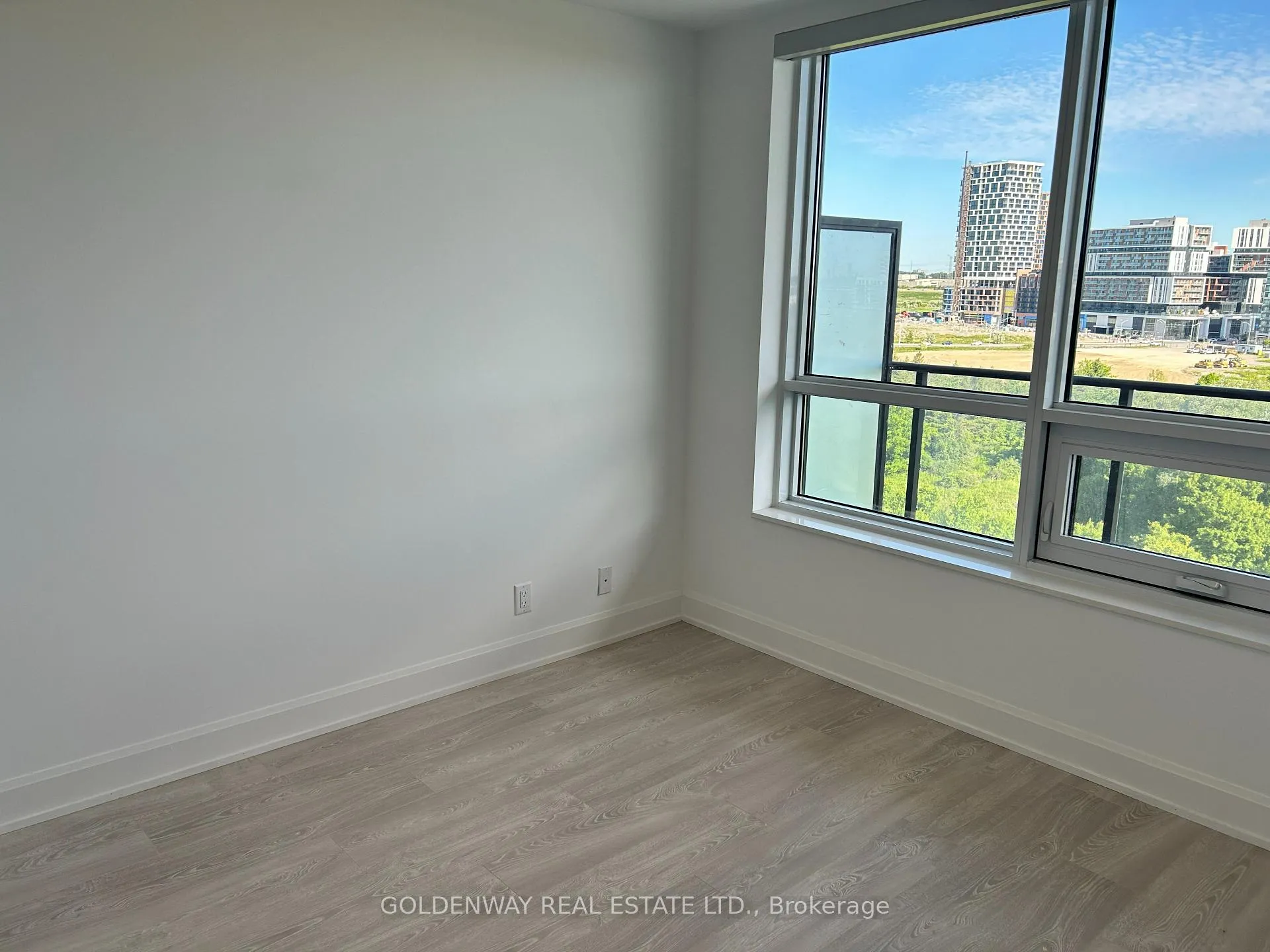 Photo 6 of Unit 1102, 8 Water Walk Drive, Markham, Unionville — HOMEH