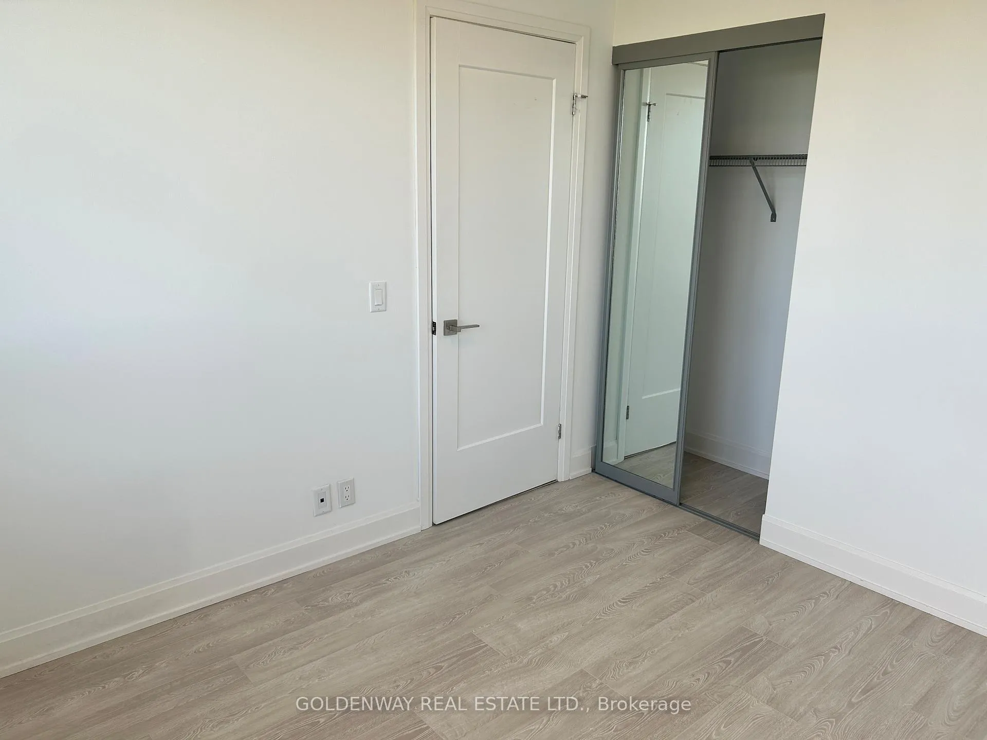 Photo 7 of Unit 1102, 8 Water Walk Drive, Markham, Unionville — HOMEH