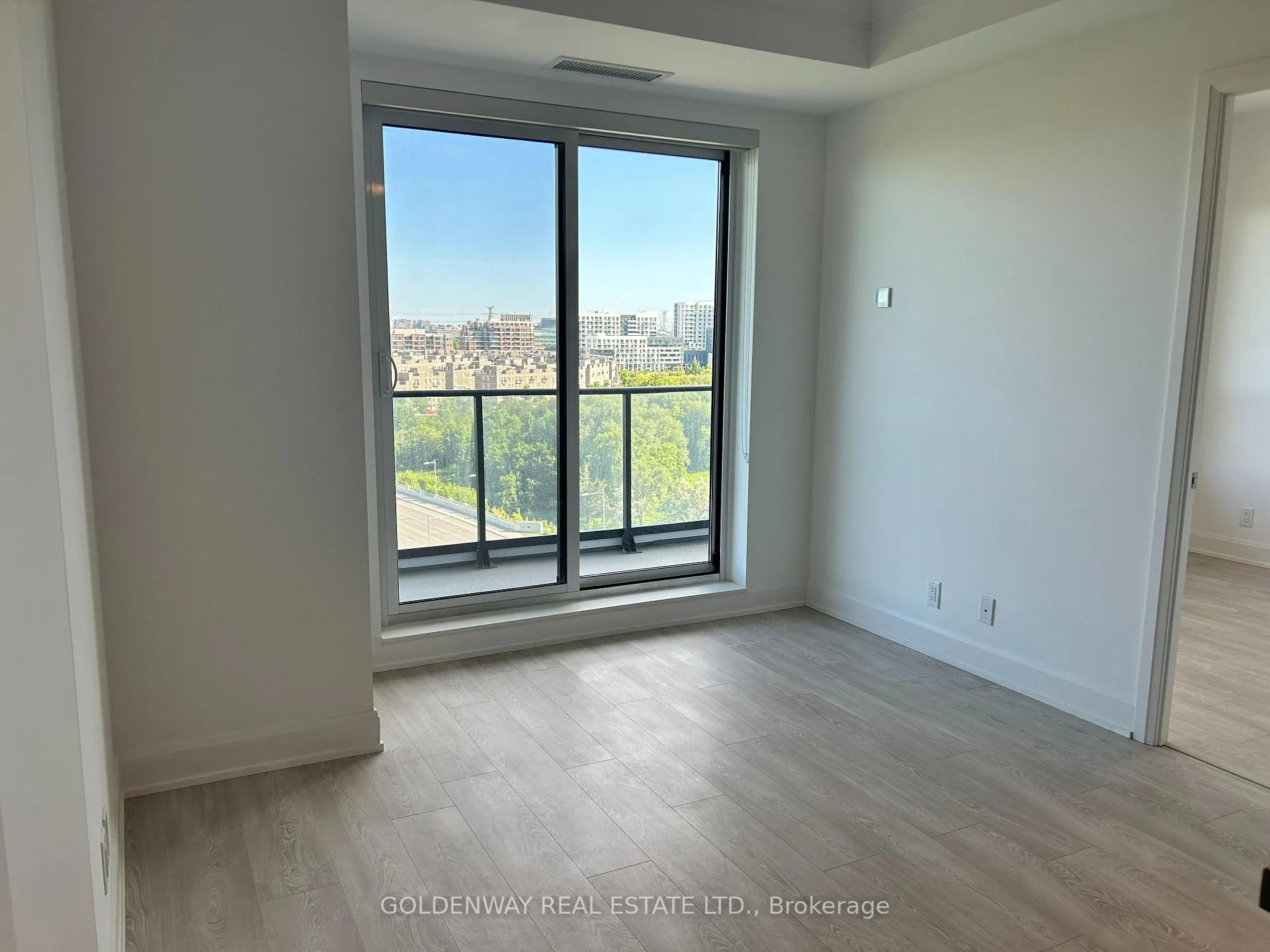 Photo 8 of Unit 1102, 8 Water Walk Drive, Markham, Unionville — HOMEH