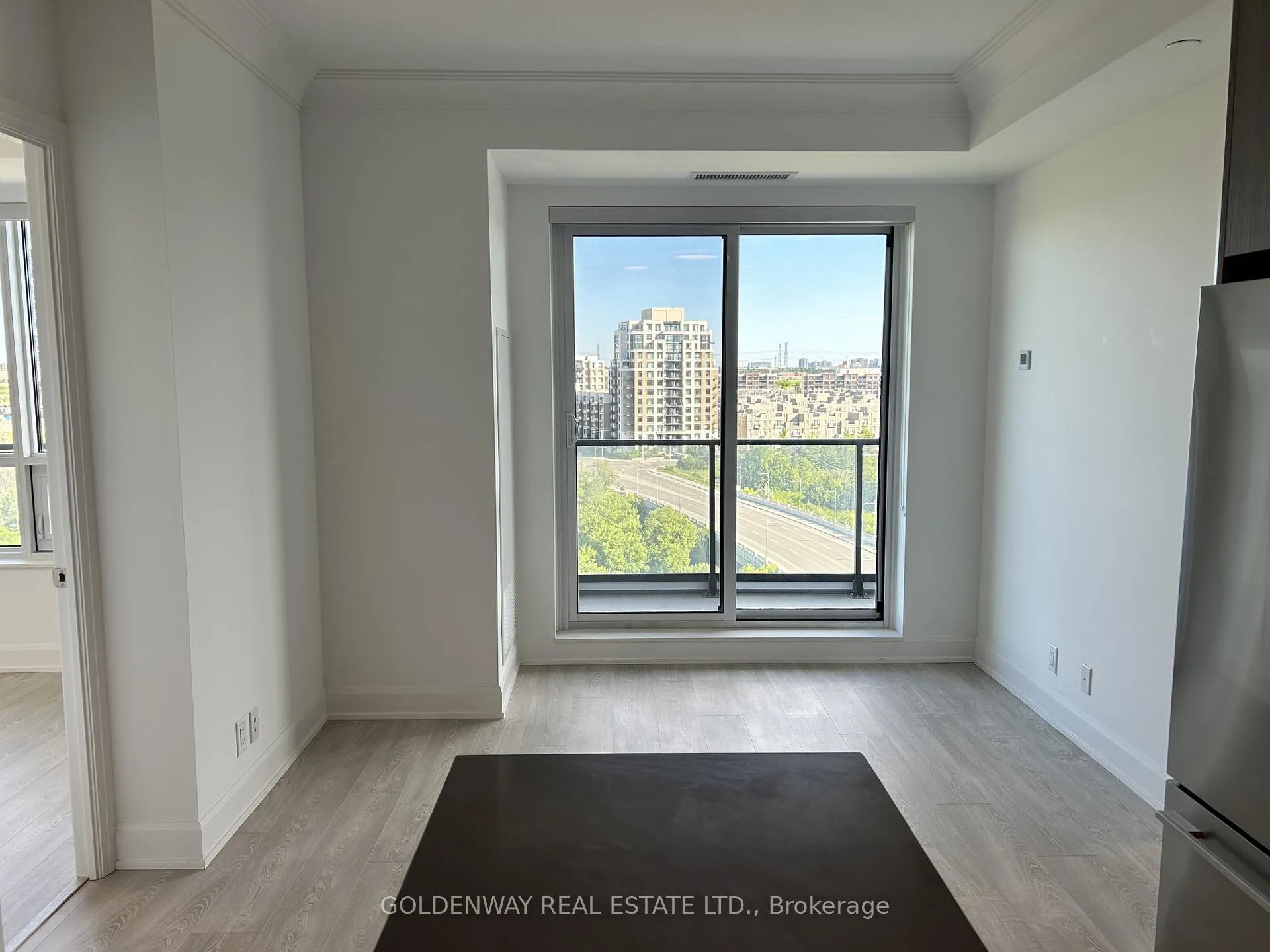 Photo 9 of Unit 1102, 8 Water Walk Drive, Markham, Unionville — HOMEH