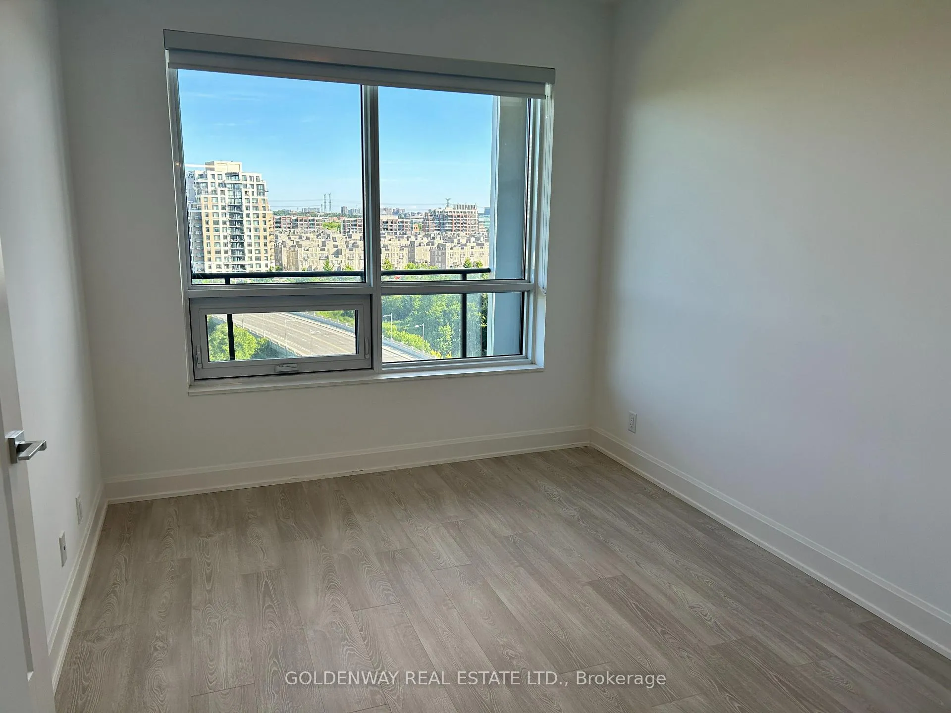 Photo 10 of Unit 1102, 8 Water Walk Drive, Markham, Unionville — HOMEH