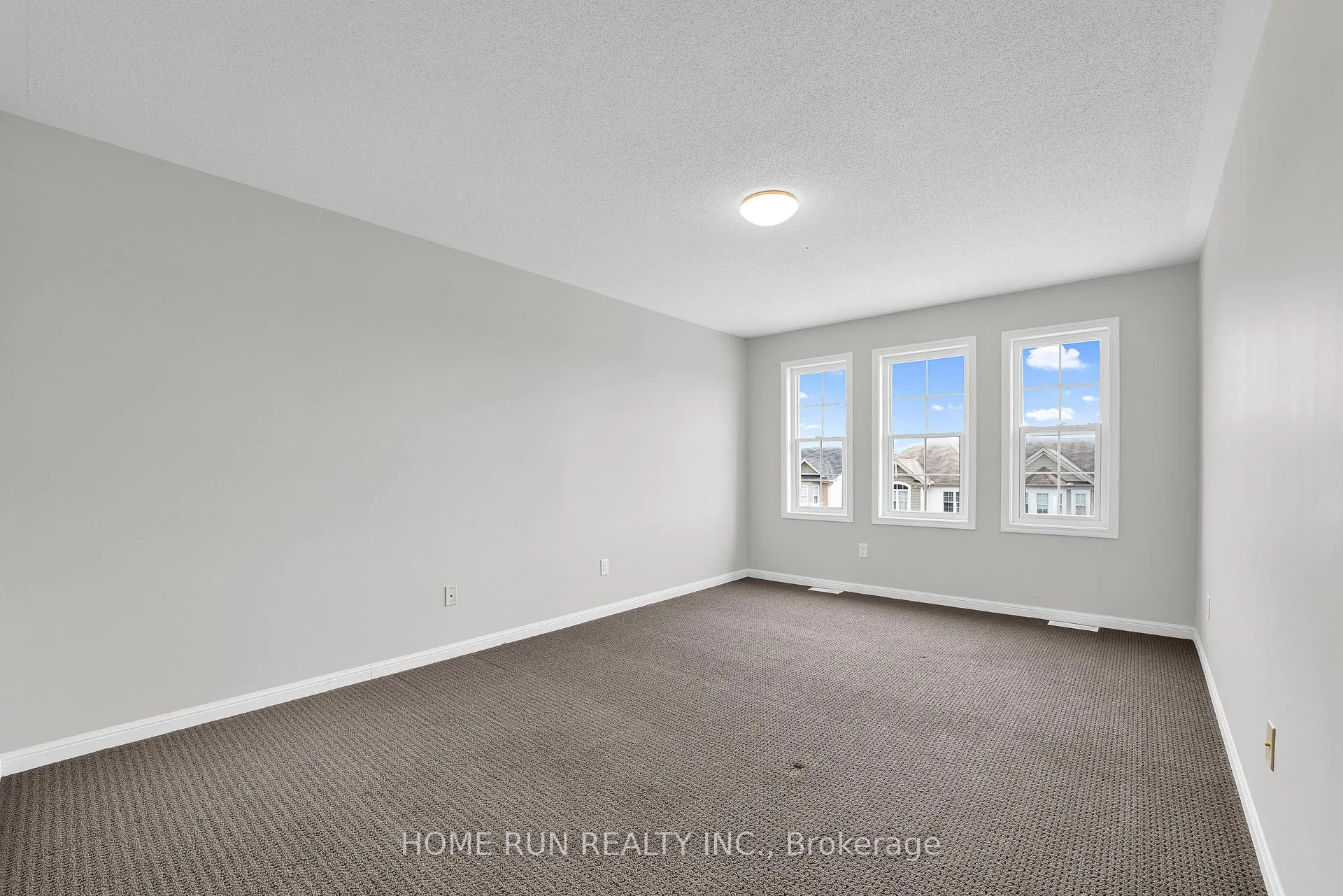 Photo 32 of 142 Battersea Crescent, Ottawa, Kanata - Kanata Lakes/Heritage Hills — HOMEH