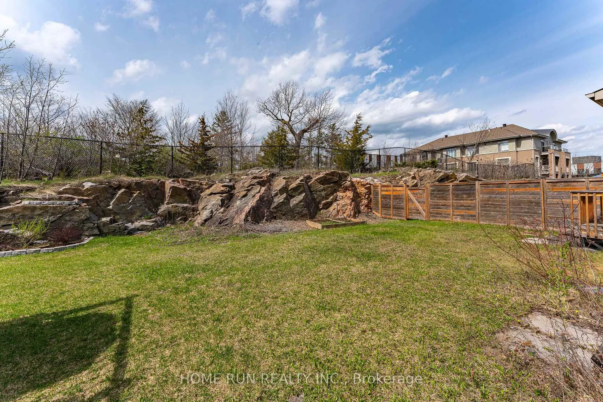 Photo 45 of 142 Battersea Crescent, Ottawa, Kanata - Kanata Lakes/Heritage Hills — HOMEH