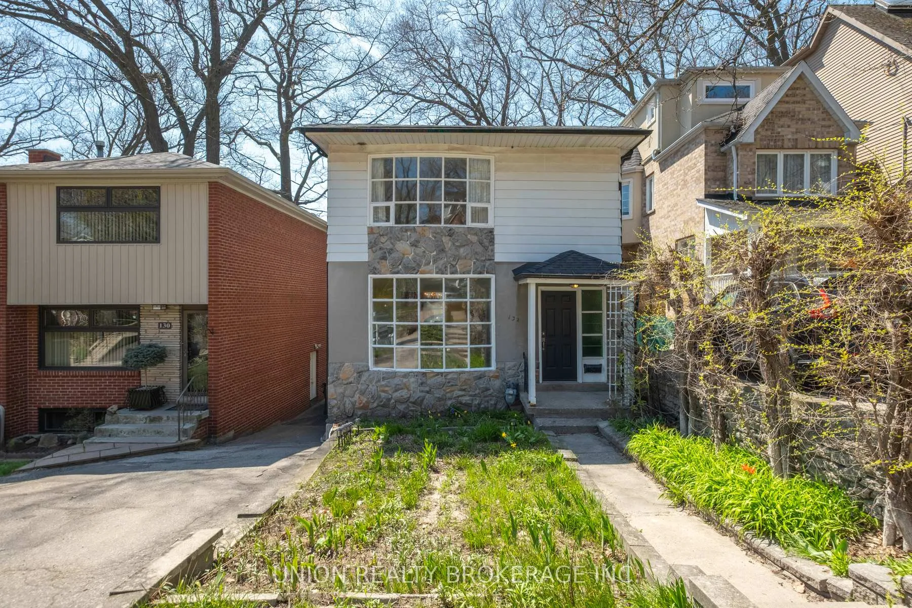 Front of 132 Silver Birch Avenue