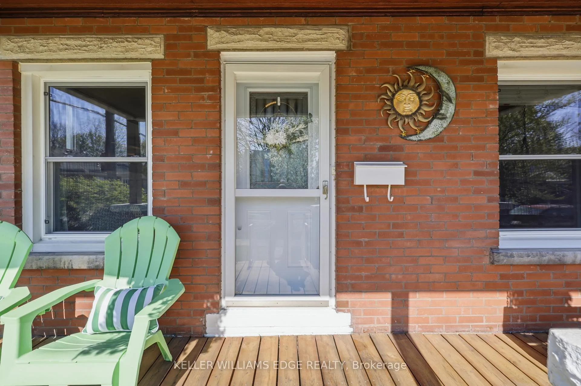 Photo 2 of 74 Graham Avenue S, Hamilton, Delta — HOMEH