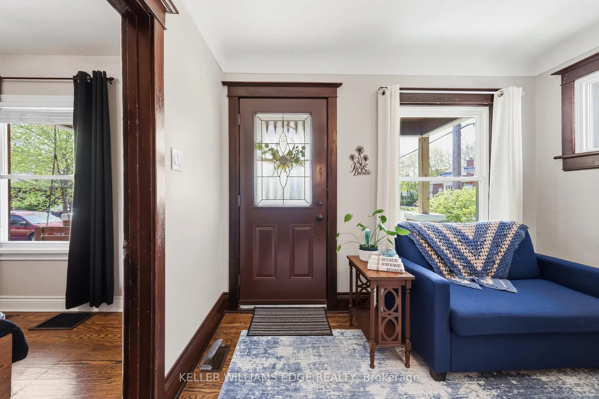 Photo 3 of 74 Graham Avenue S, Hamilton, Delta — HOMEH
