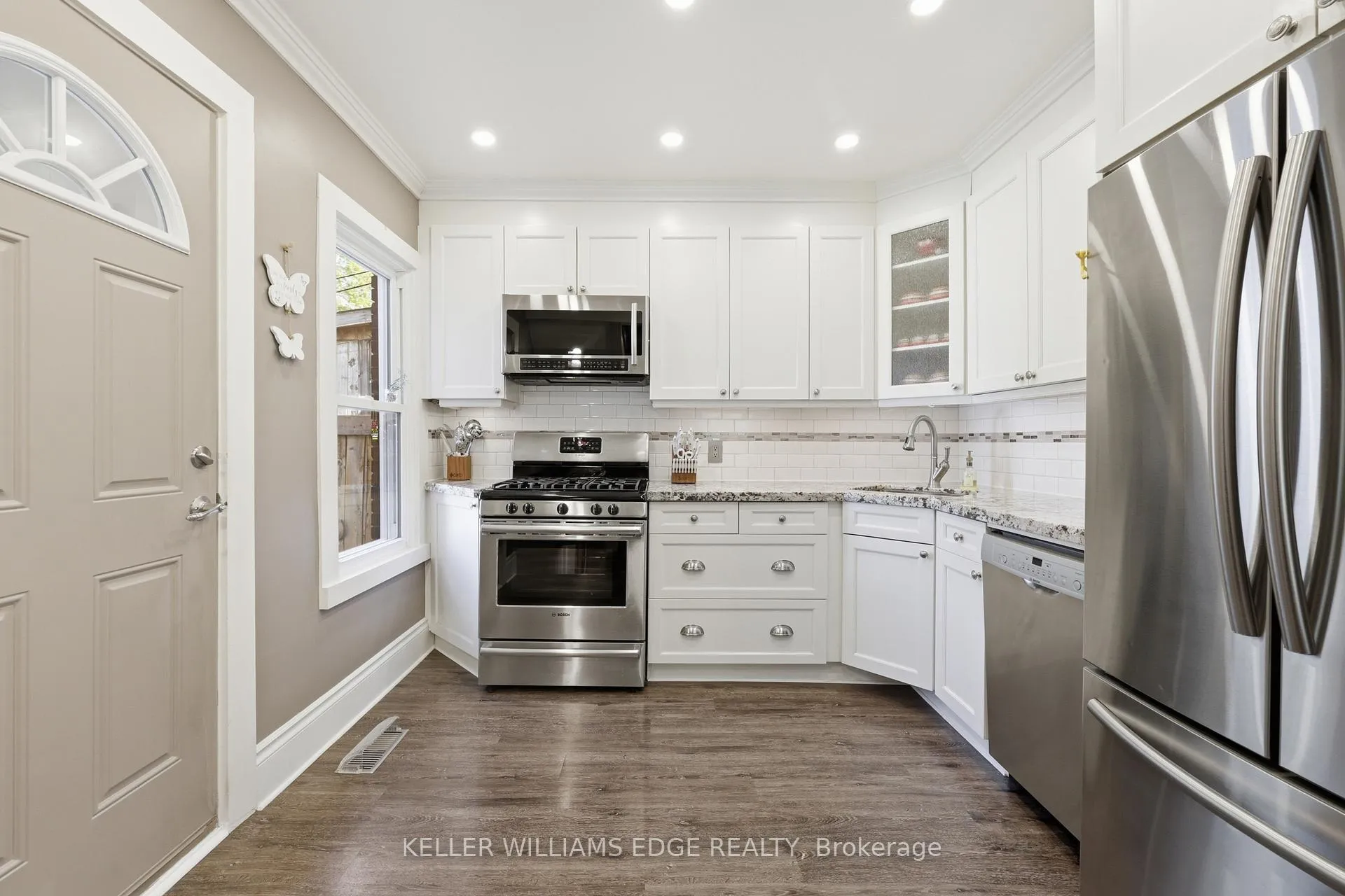 Photo 11 of 74 Graham Avenue S, Hamilton, Delta — HOMEH