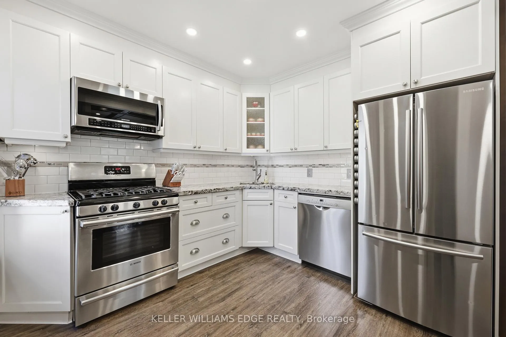 Photo 12 of 74 Graham Avenue S, Hamilton, Delta — HOMEH